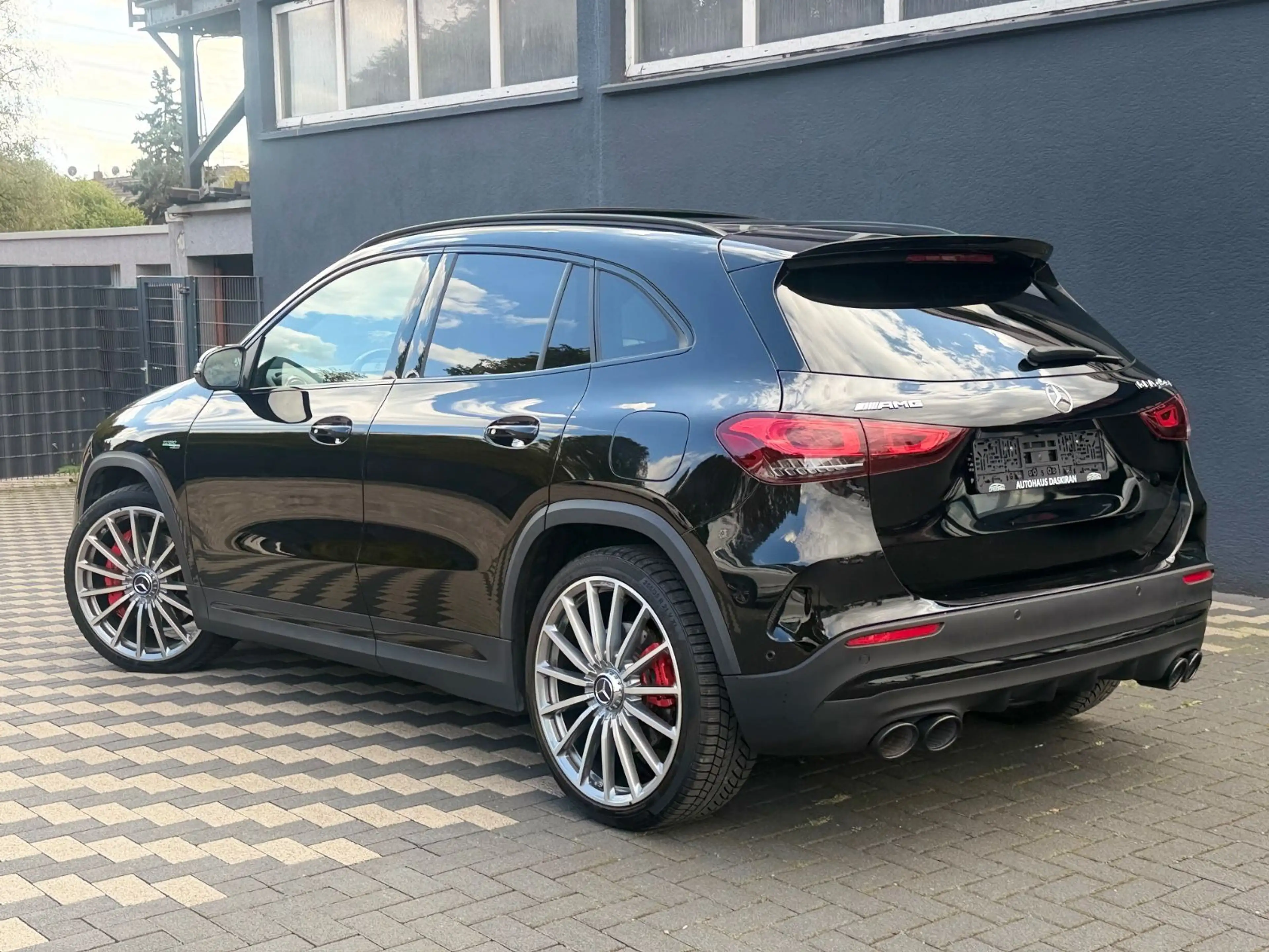 Mercedes-Benz GLA 45 AMG S 4Matic+ Pano Digital.T Leder LED — photo 4