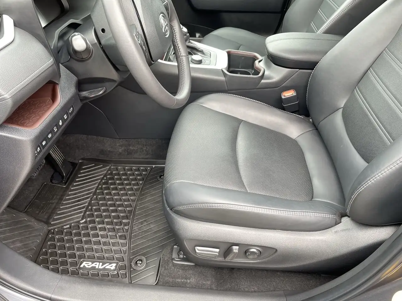 Toyota RAV 4 снимка Toyota RAV 4