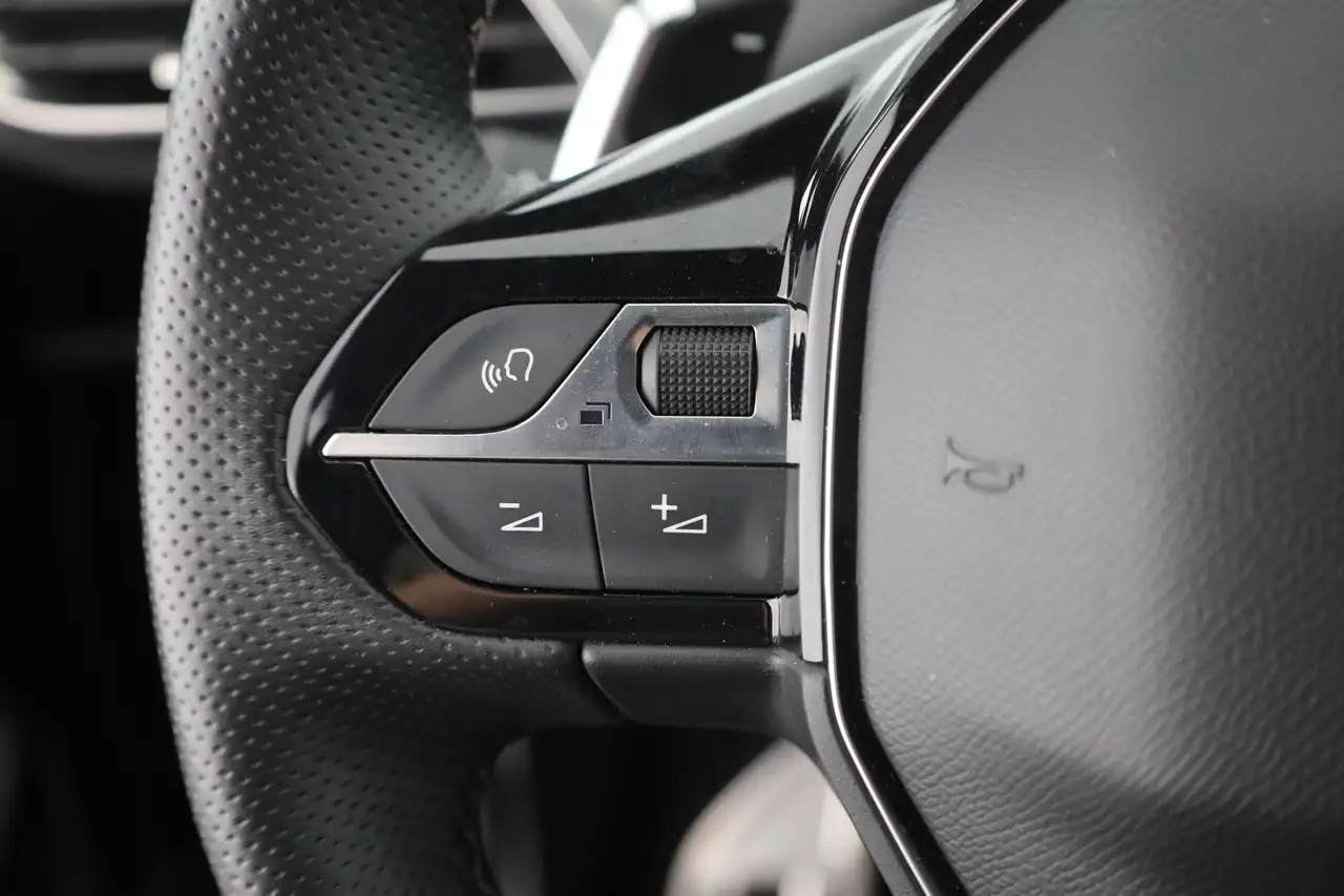 Peugeot 5008 1.2 e-THP EAT8 GT 7-Sitzer LED Leder Navi, миниатюра 15