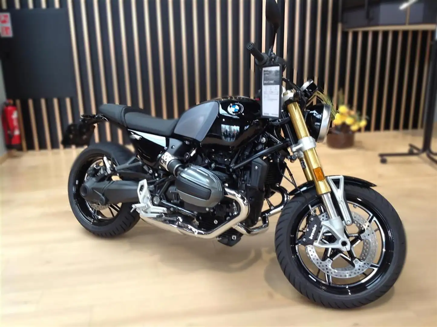 BMW R 12 nineT Nieuw - niet ingeschreven - 0 KM Nero - 1