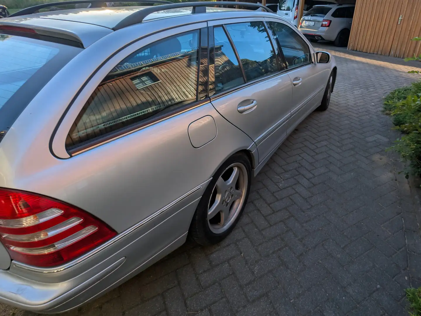 Mercedes-Benz C 220 C 220 T CDI Automatik Avantgarde DPF Sport Edition Silber - 2
