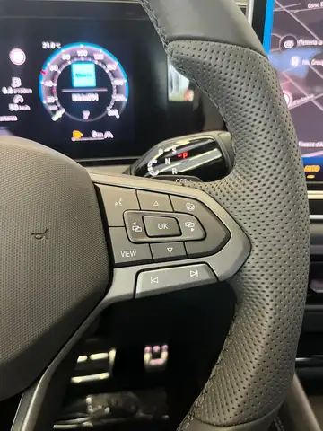 Volkswagen Tiguan view 20