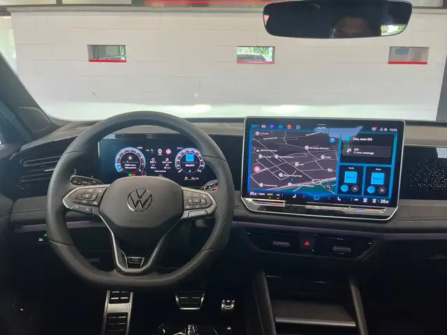 Volkswagen Tiguan view 13