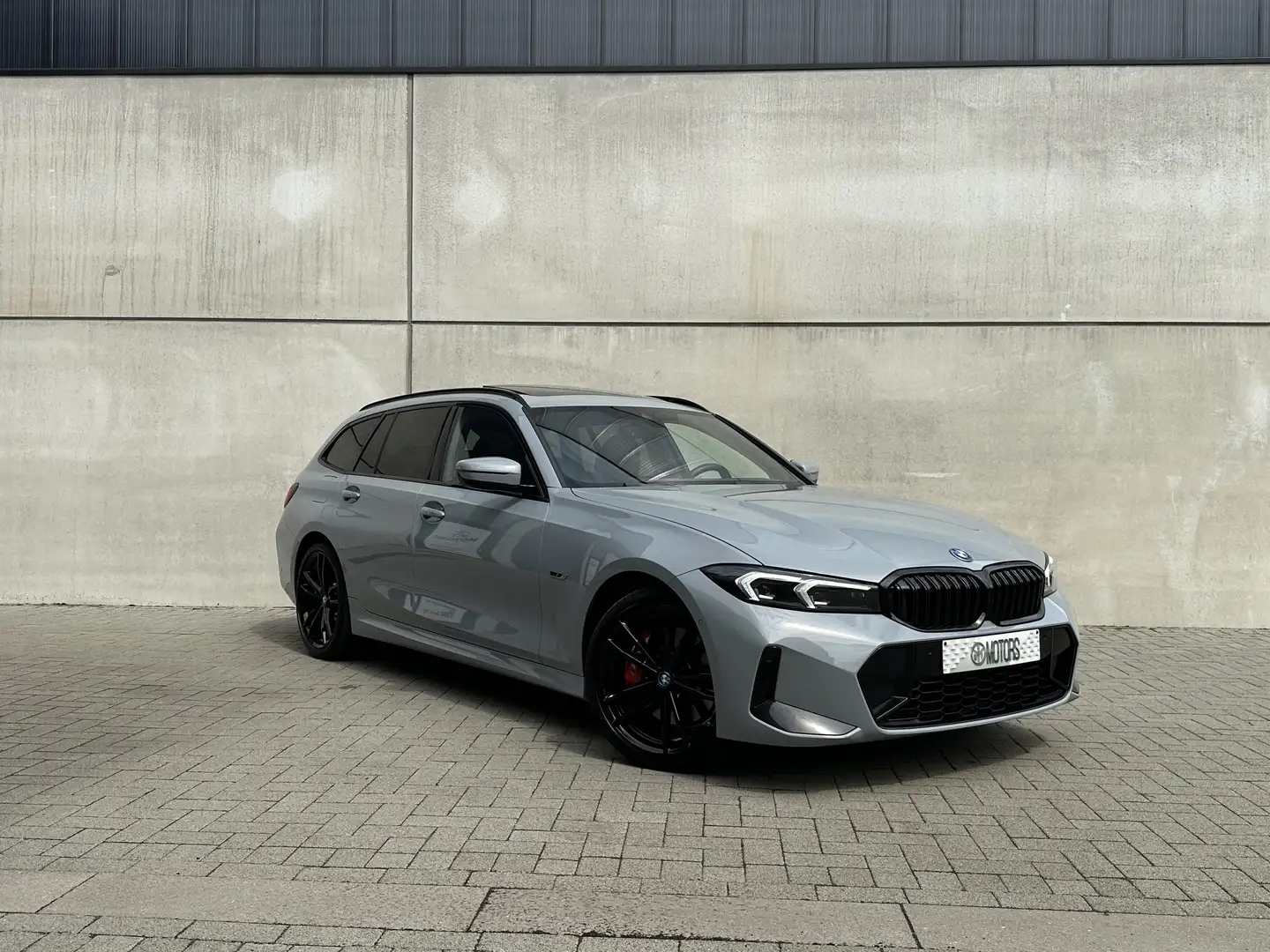 BMW 330 330e Touring xDrive Aut. M Sport PRO*PANO*CAMERA* Gris - 1