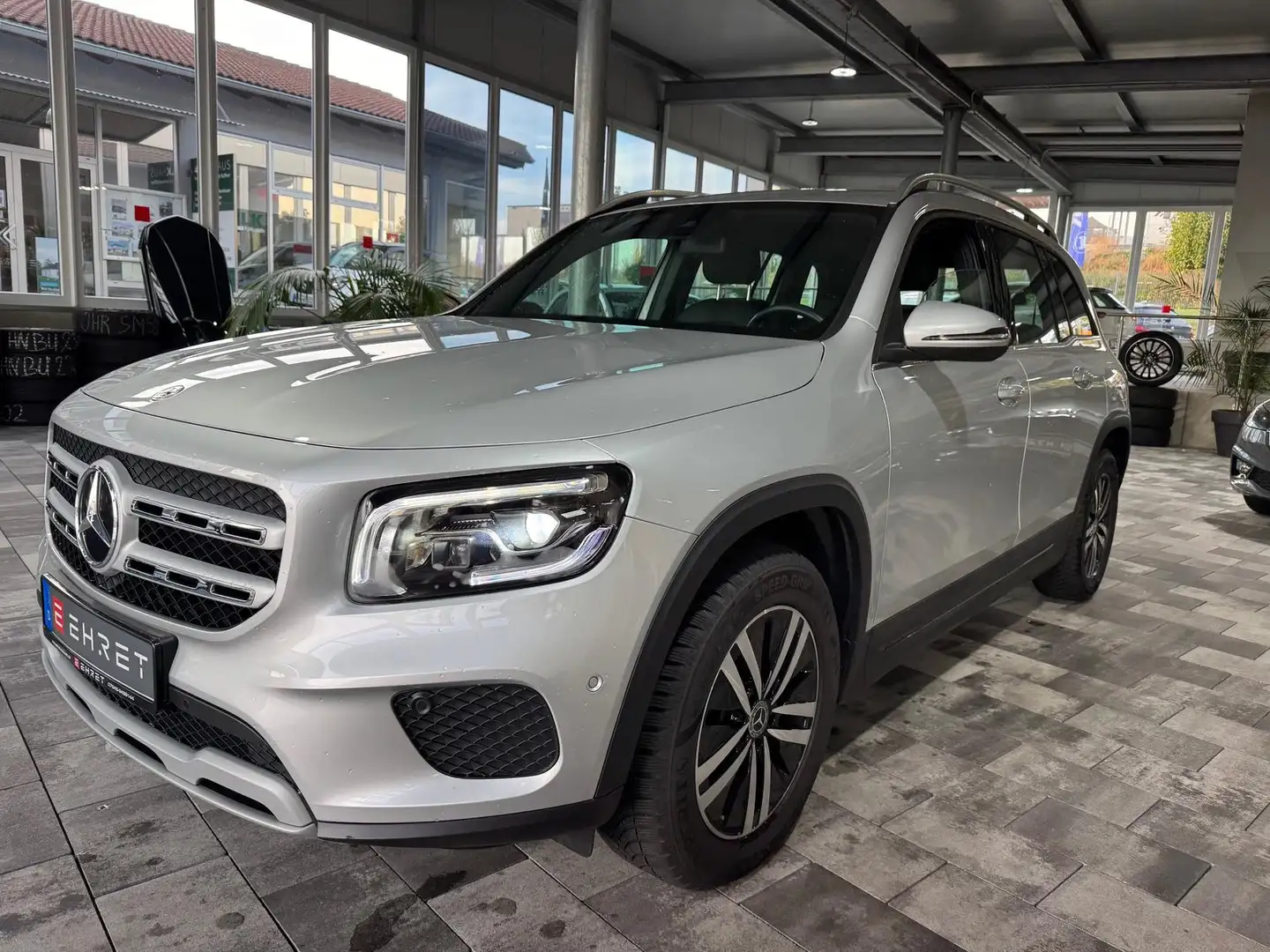 Mercedes-Benz GLB 220 , Navi, LED Multibeam, RFK Ezüst - 2