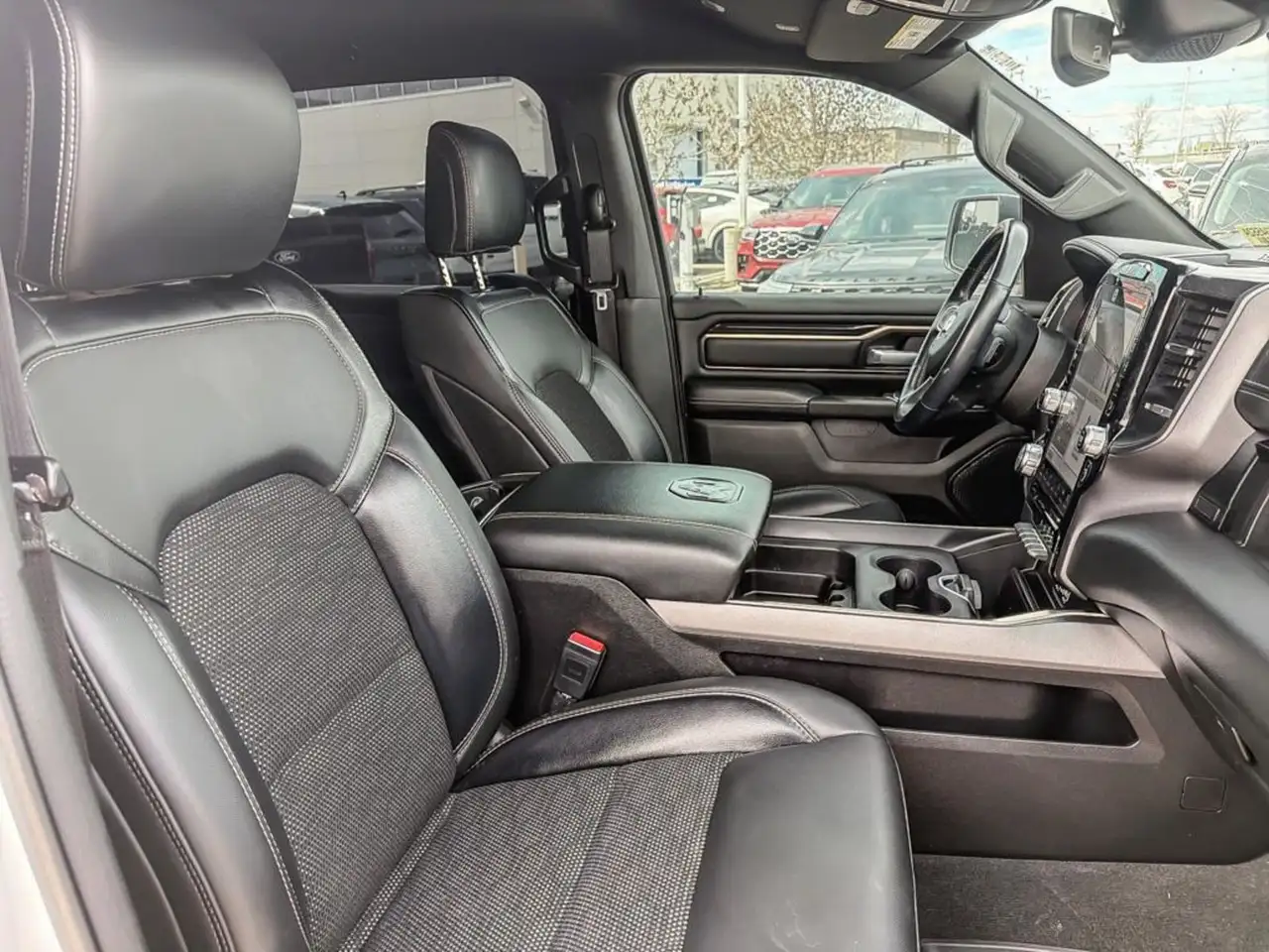 RAM 1500 снимка RAM 1500