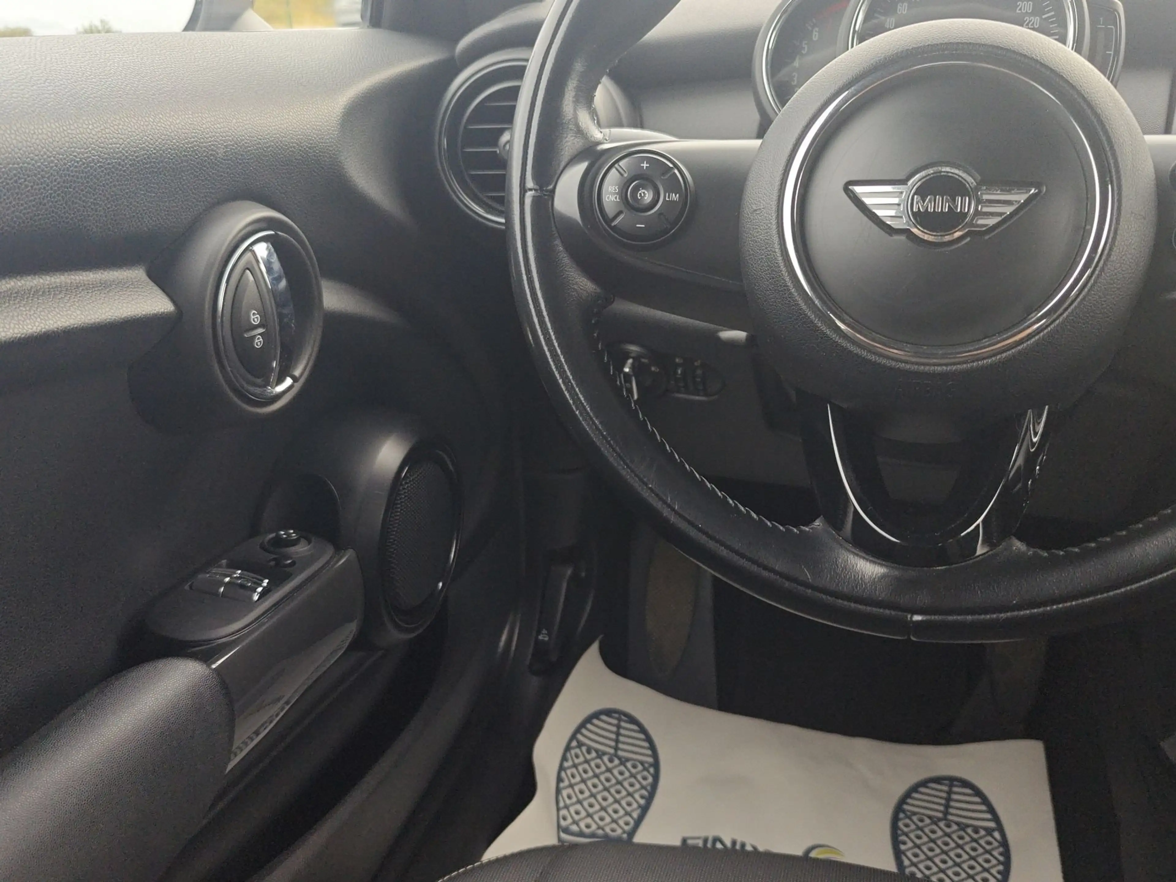 MINI One One *Verw.zetels / Airco auto / Cruise* — photo 11