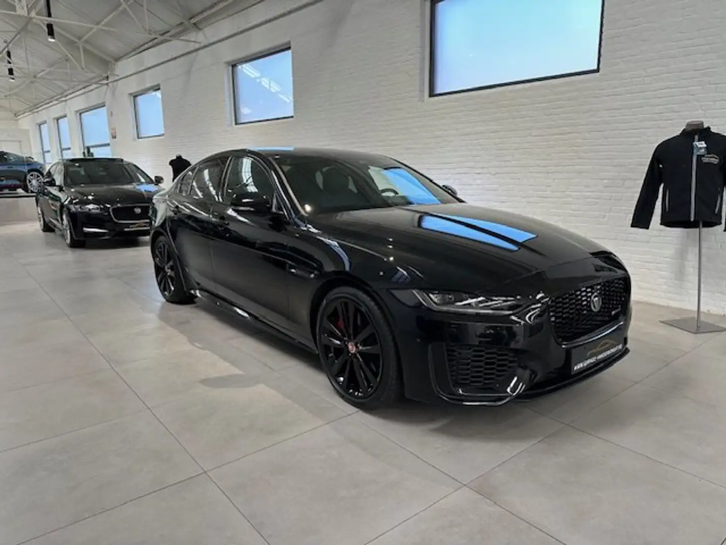 Jaguar XE R-DYNAMIC BENZINE BLACK PACK FULL OPTION - 1