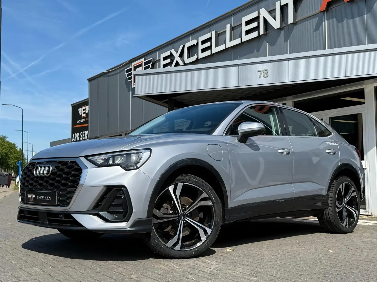 Audi Q3 Sportback 45 TFSI e Edition | Leder | Navigatie Zilver - 2