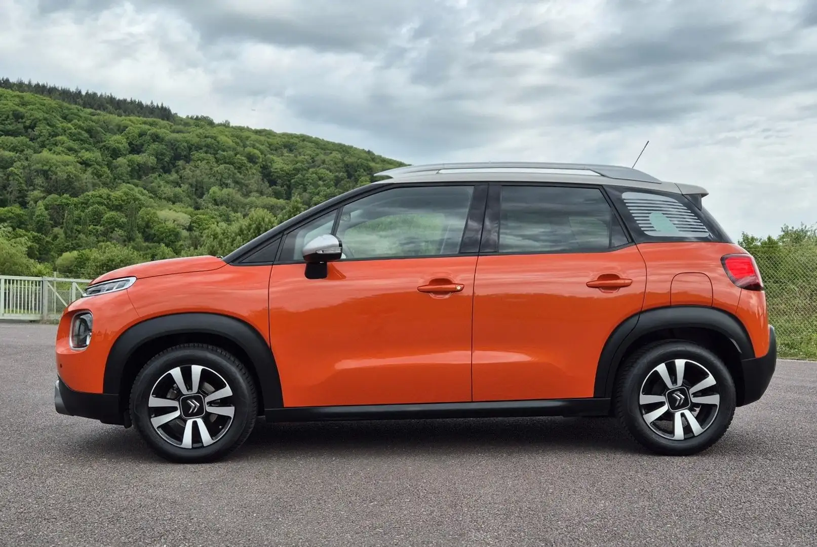 Citroen C3 Aircross 1.6 HDi Shine, Navi, Connect Apps. Orange - 2