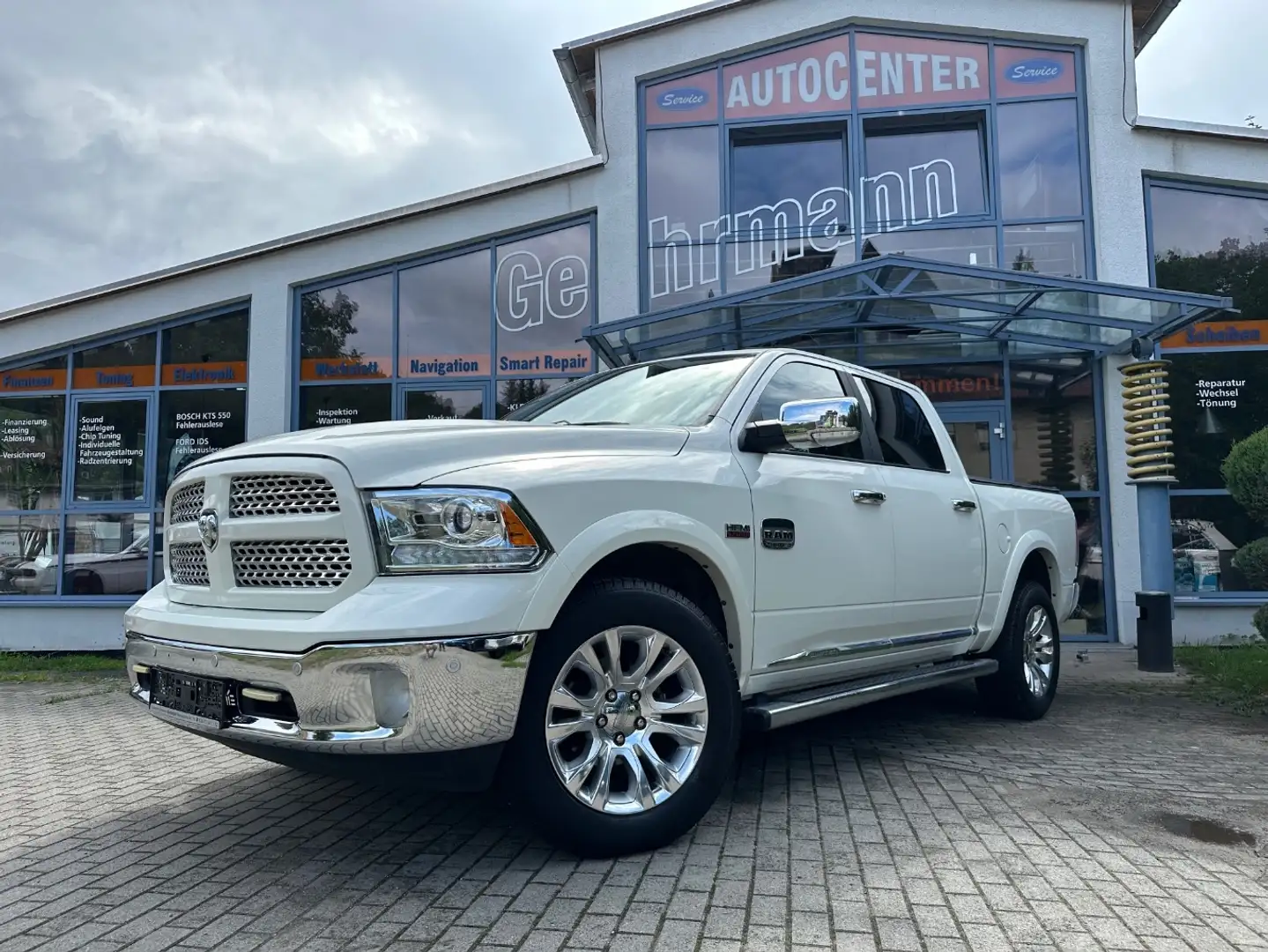 Dodge RAM 1500 5,7 Hemi 4+4 Longhorn White - 1
