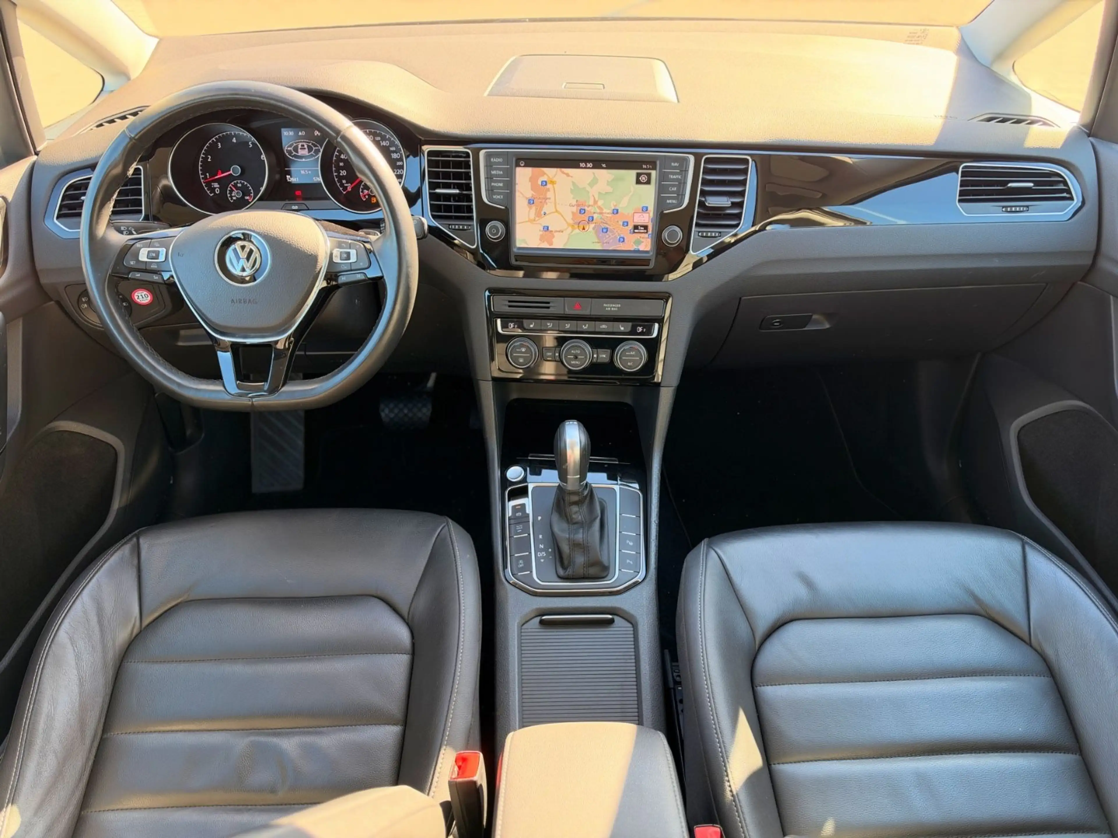 Volkswagen Golf Sportsvan VII Highline 1.4 TSI DSG/NAVI/LED — photo 8