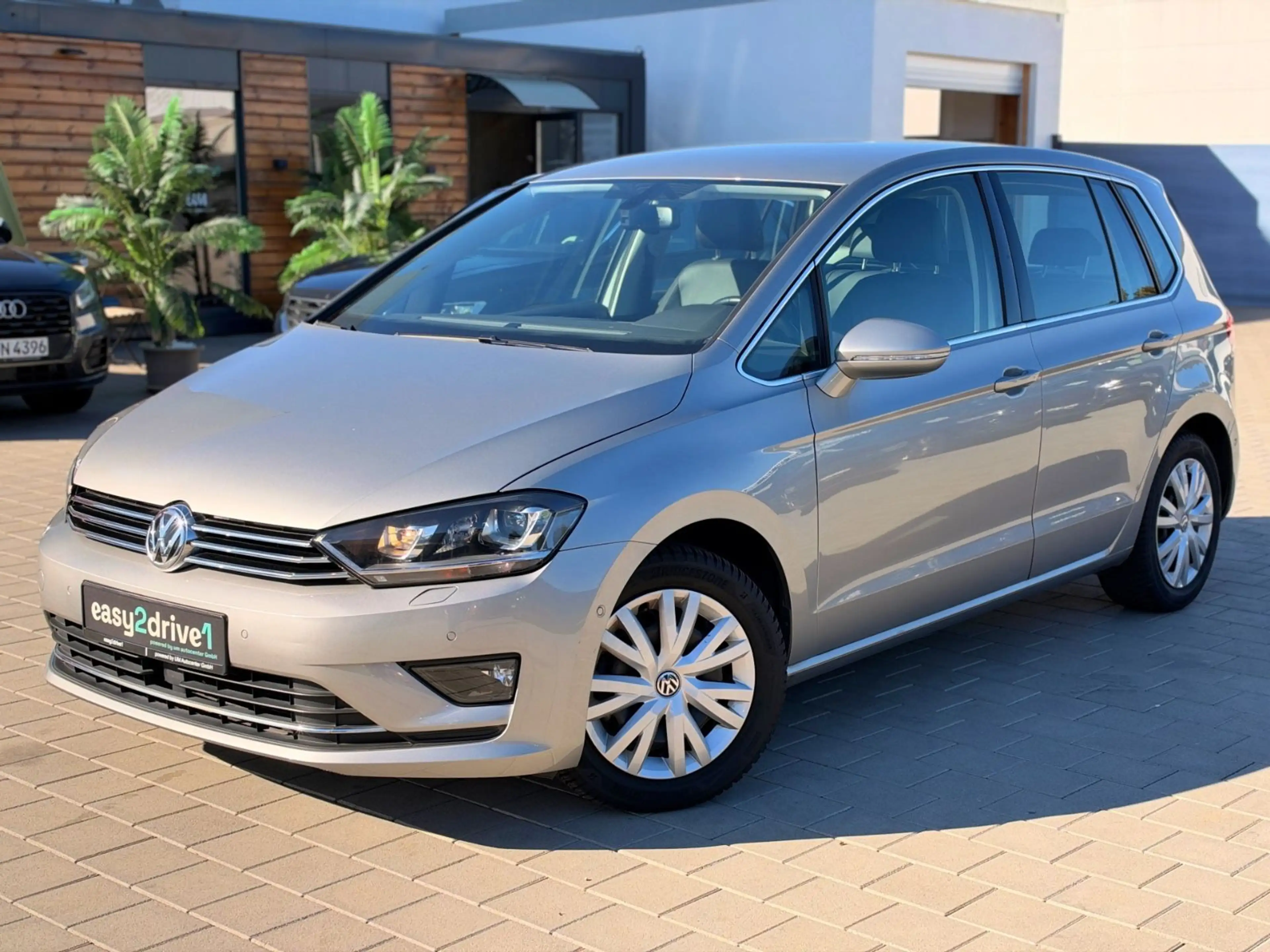 Volkswagen Golf Sportsvan VII Highline 1.4 TSI DSG/NAVI/LED — photo 3