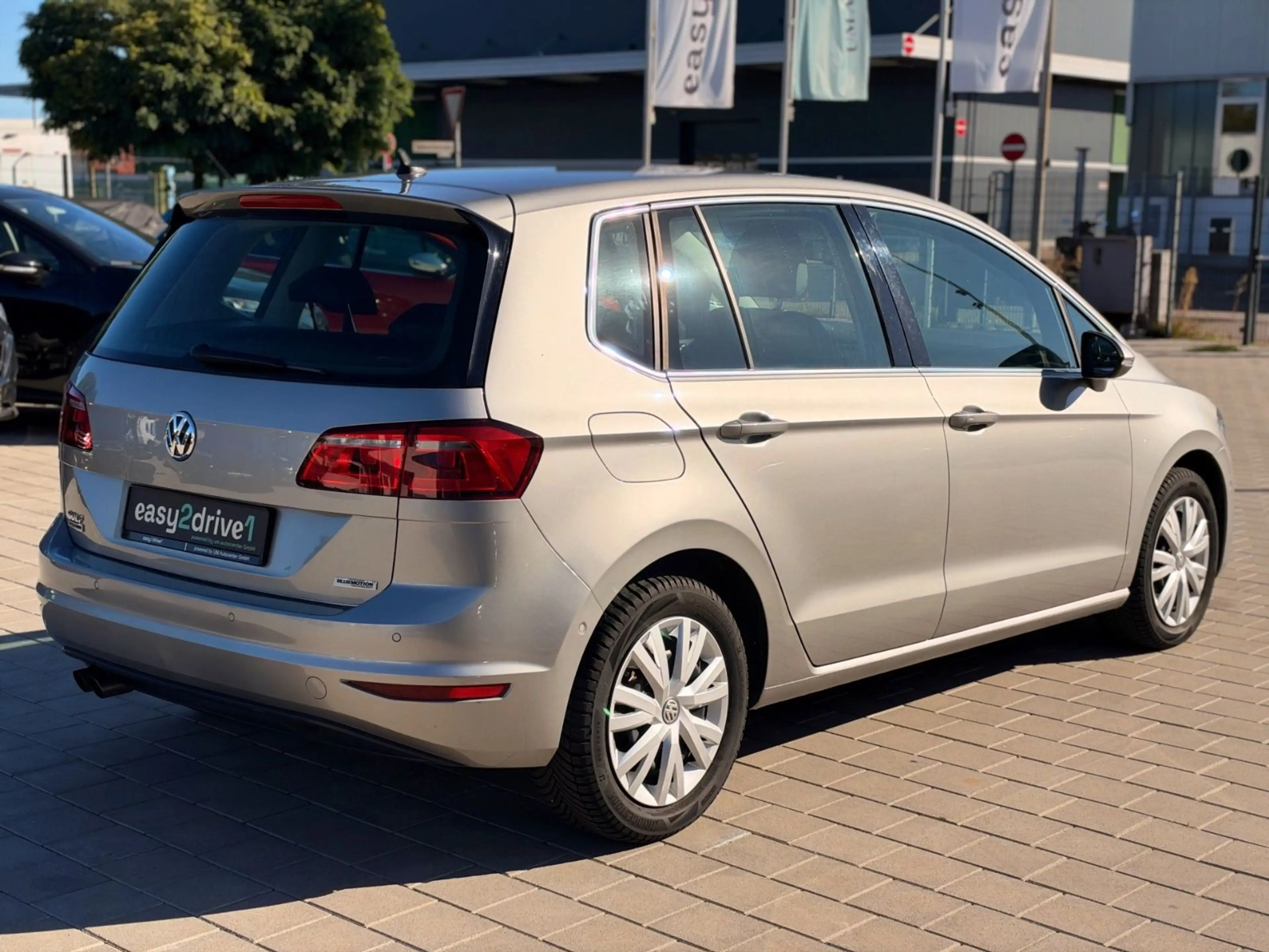 Volkswagen Golf Sportsvan VII Highline 1.4 TSI DSG/NAVI/LED — photo 6