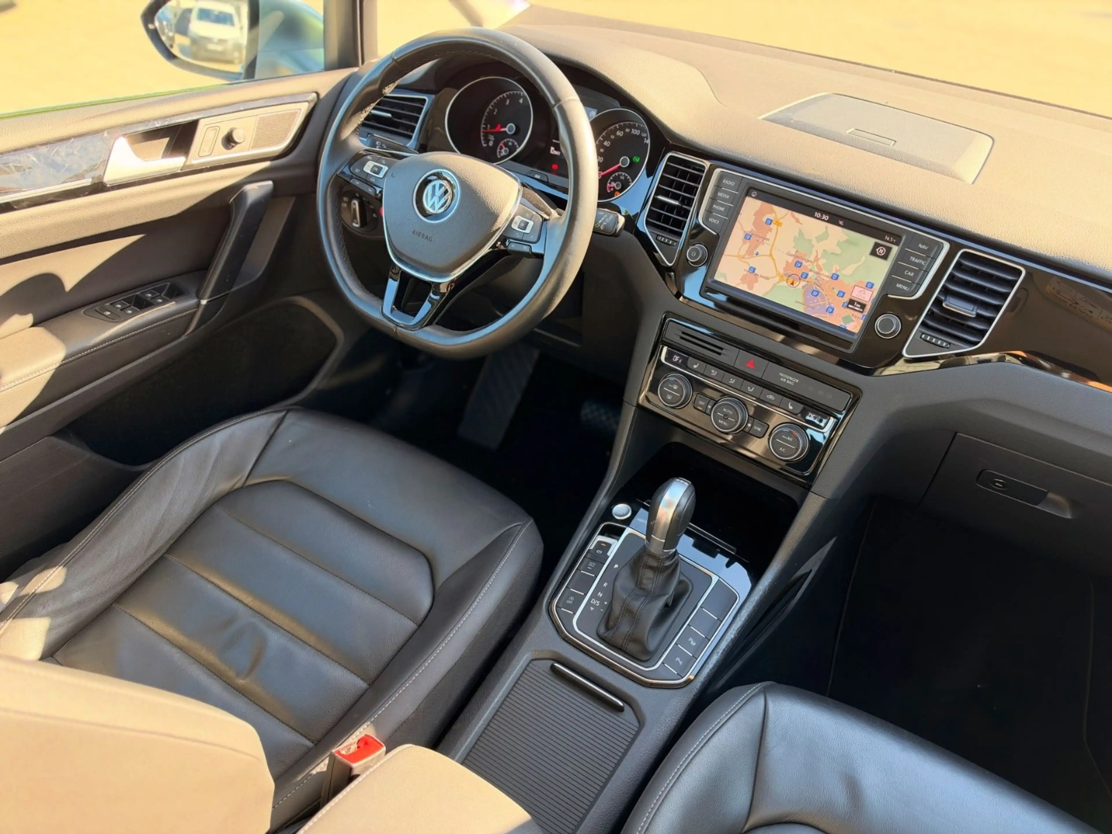 Volkswagen Golf Sportsvan VII Highline 1.4 TSI DSG/NAVI/LED — photo 13
