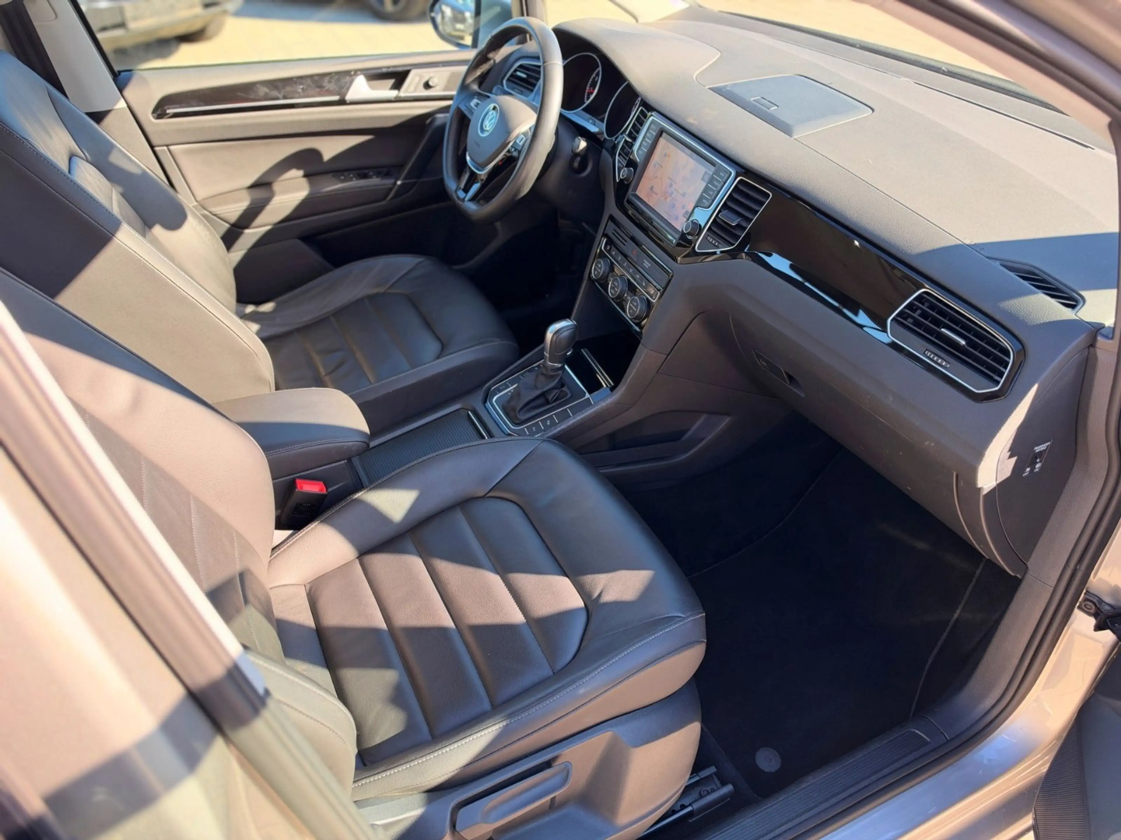 Volkswagen Golf Sportsvan VII Highline 1.4 TSI DSG/NAVI/LED — photo 7