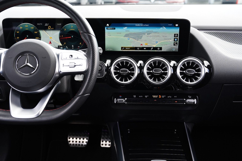 Mercedes-Benz GLA 220 d AMG Night-MBUX-MBeam-Kamera-Distr-AHK — photo 11
