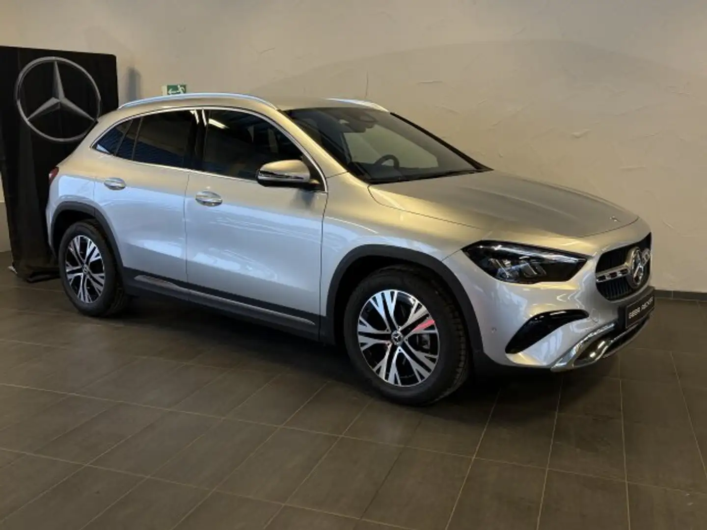 Mercedes-Benz GLA 200 GLA 200 Progressive Advanced+ AHK Memory Kamera Silber - 1