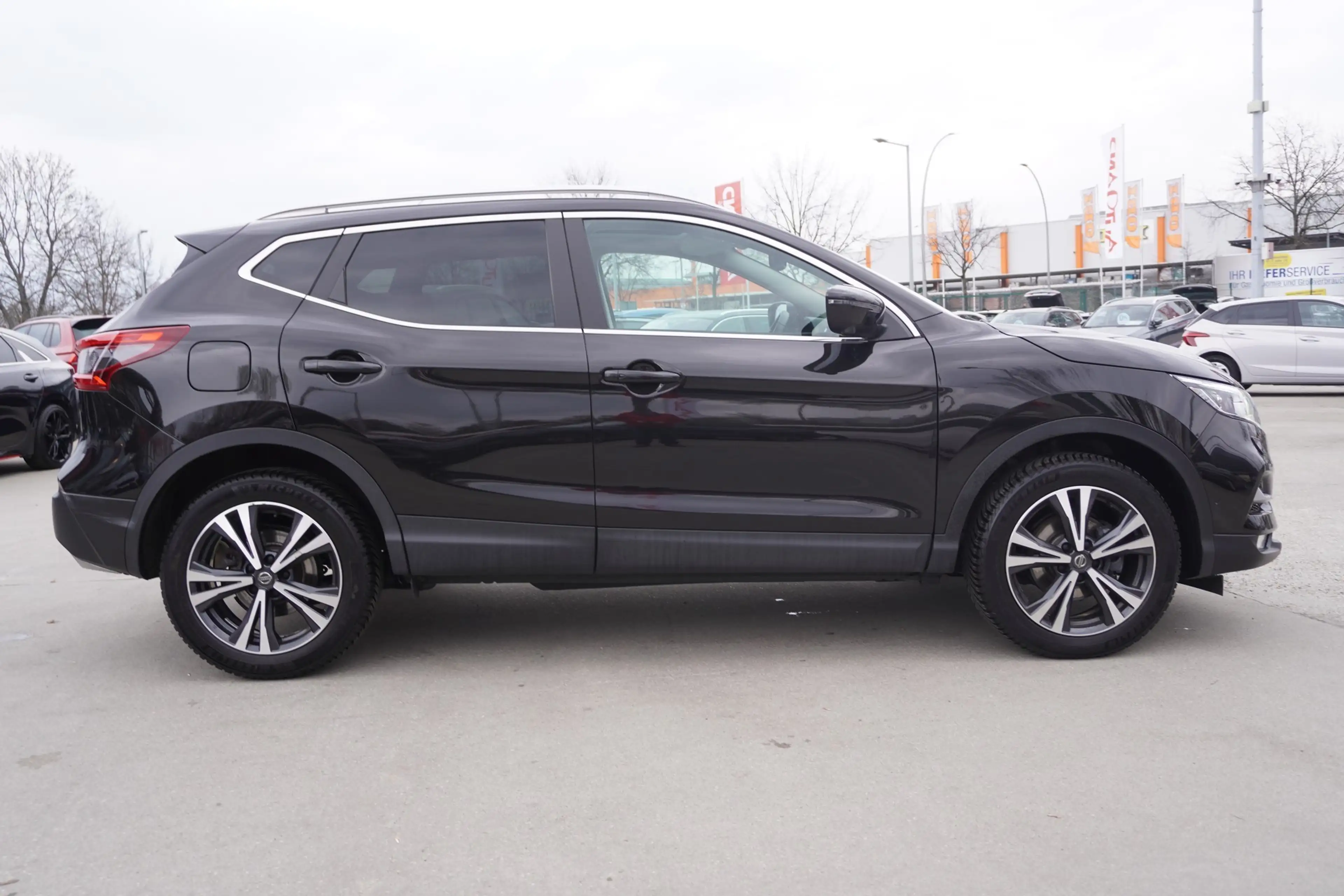 Nissan Qashqai 1.3 N-Connecta LED Navi Panorama 360° — photo 5