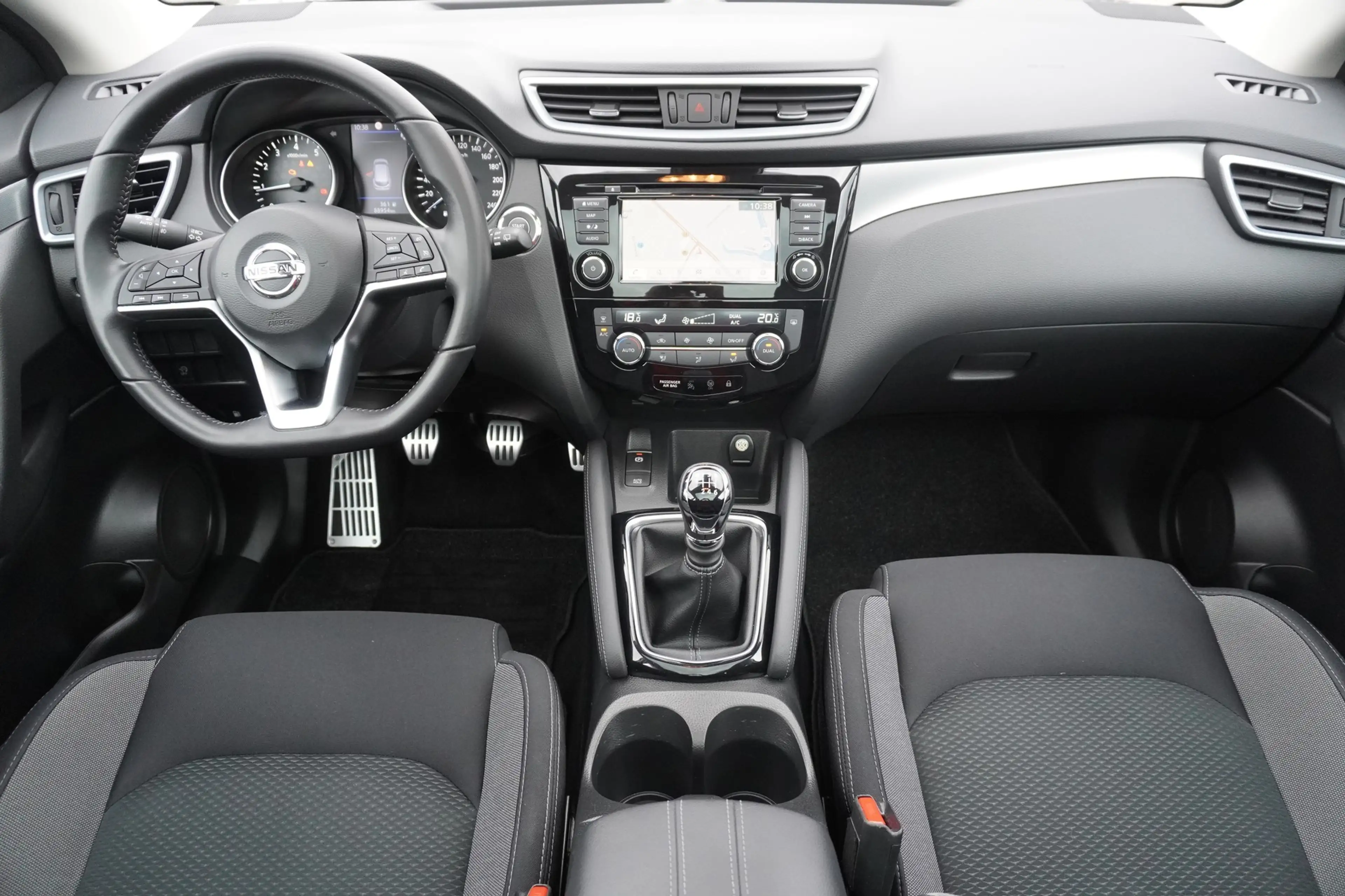 Nissan Qashqai 1.3 N-Connecta LED Navi Panorama 360° — photo 13