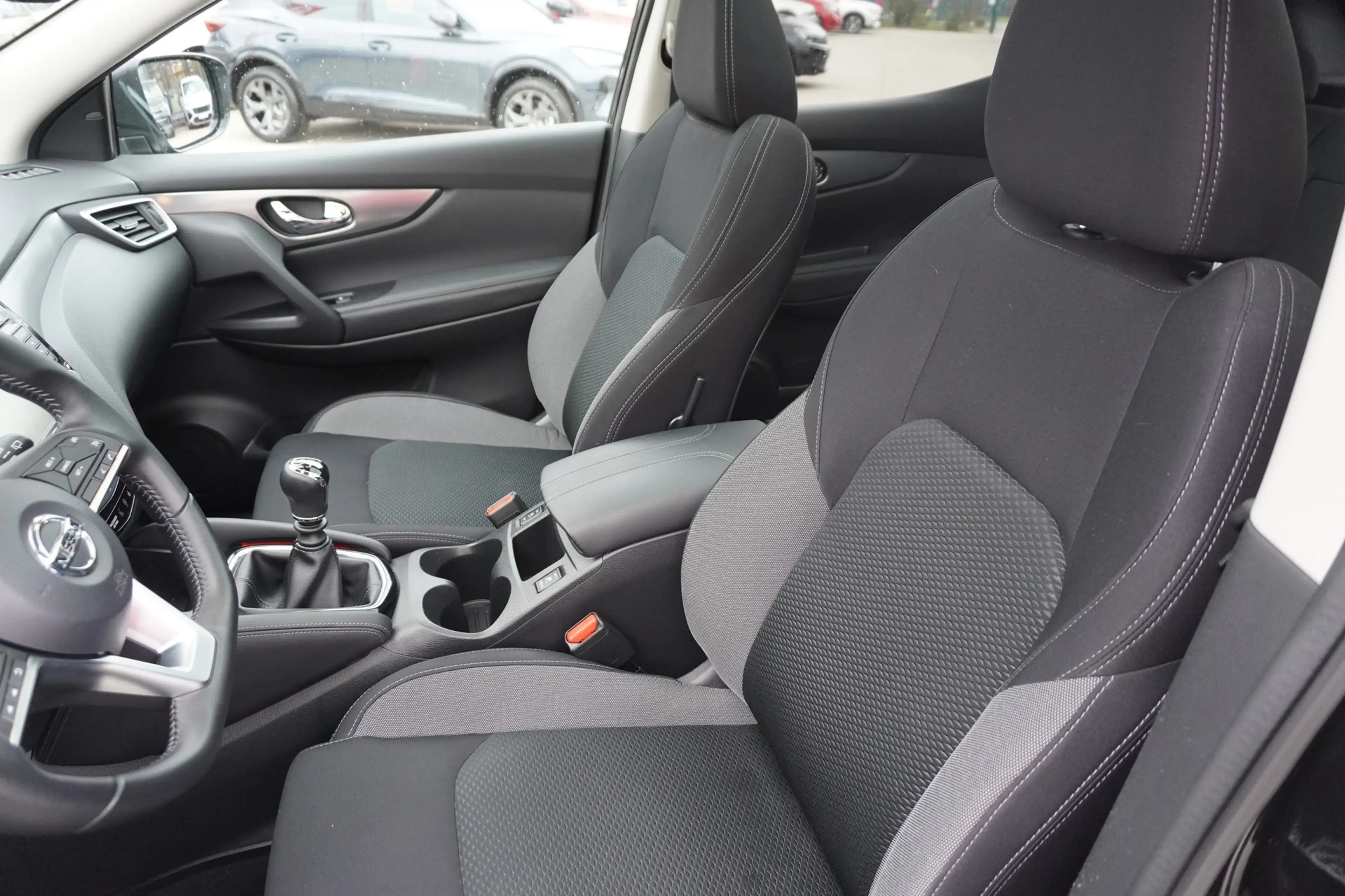 Nissan Qashqai 1.3 N-Connecta LED Navi Panorama 360° — photo 10