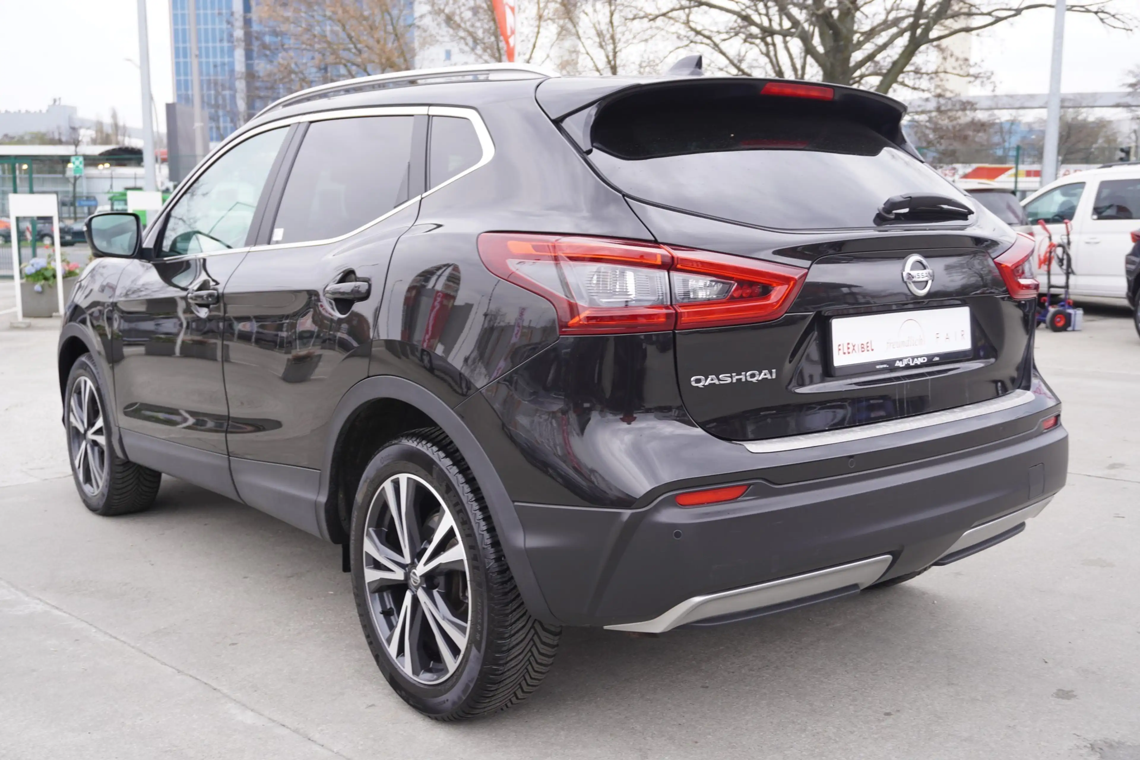 Nissan Qashqai 1.3 N-Connecta LED Navi Panorama 360° — photo 3