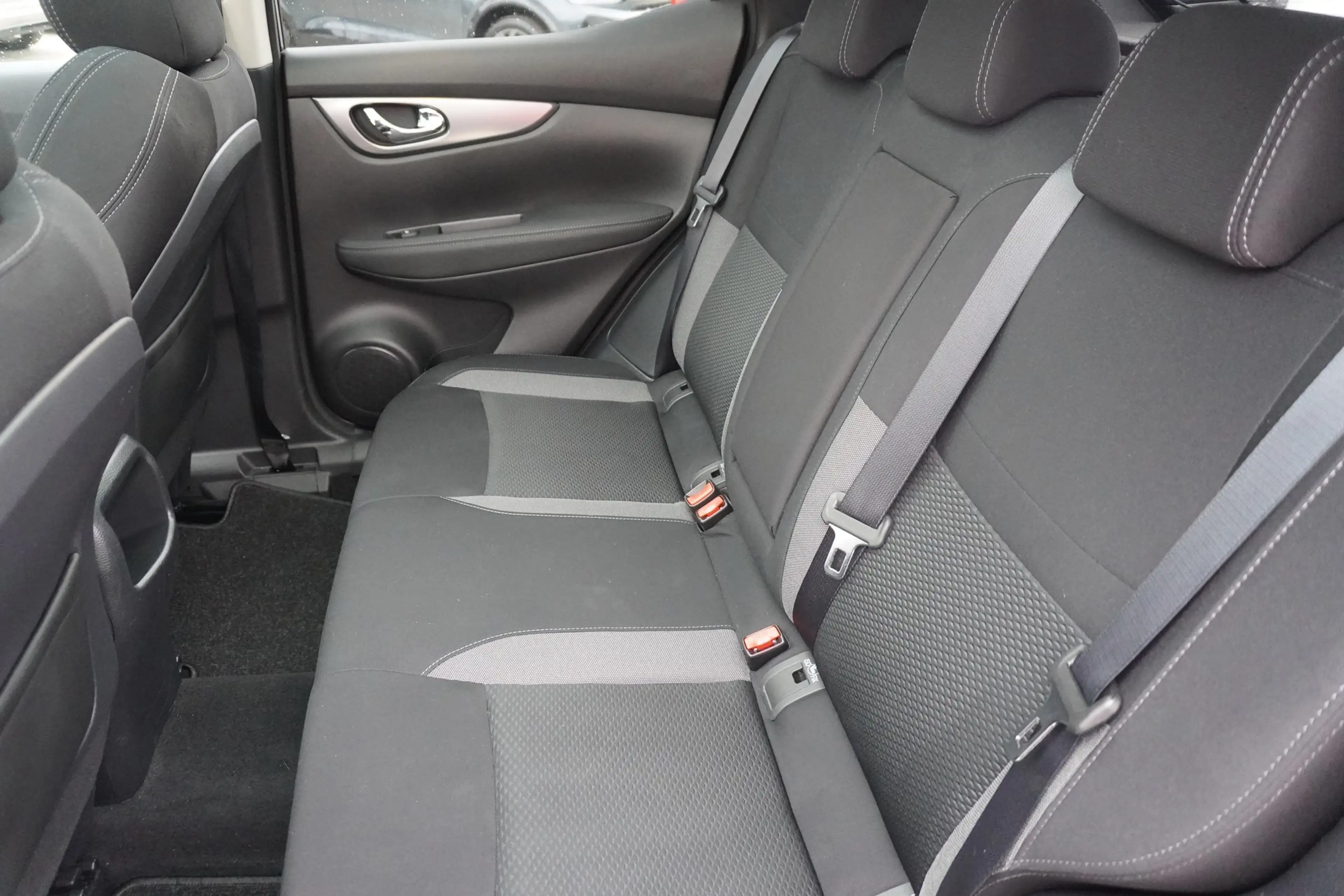 Nissan Qashqai 1.3 N-Connecta LED Navi Panorama 360° — photo 11