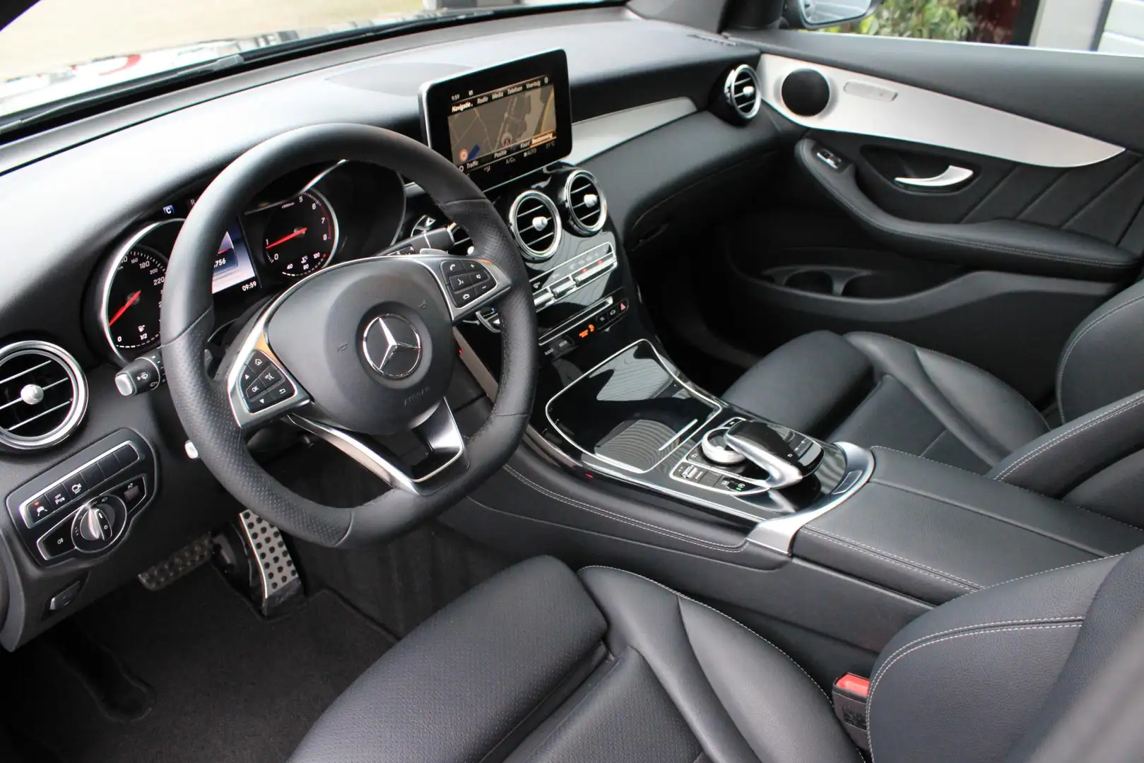 Mercedes-Benz GLC 250 Coupé 4M AMG Schuifdak | Trekhaak | Comand | 360 C Schwarz - 2