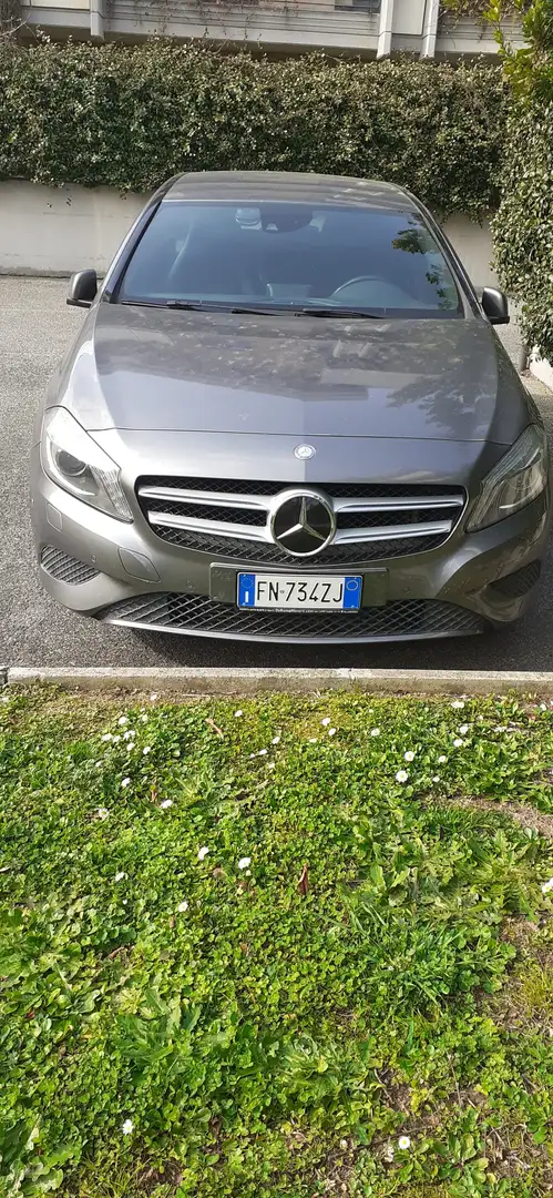 Mercedes-Benz A 220 A220d Automatik 170 CV Grigio - 1