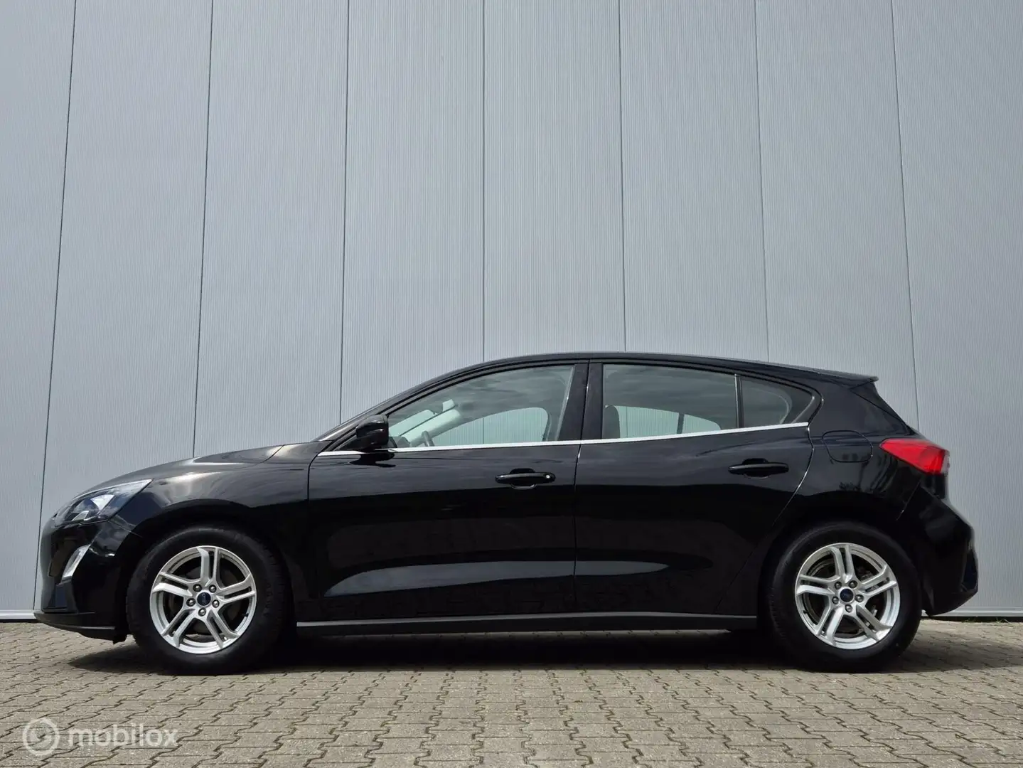 Ford Focus 1.0 ECOBOOST HYBRID/LED/CAMERA/PDC/CARPLAY/NAVI/16 Noir - 2