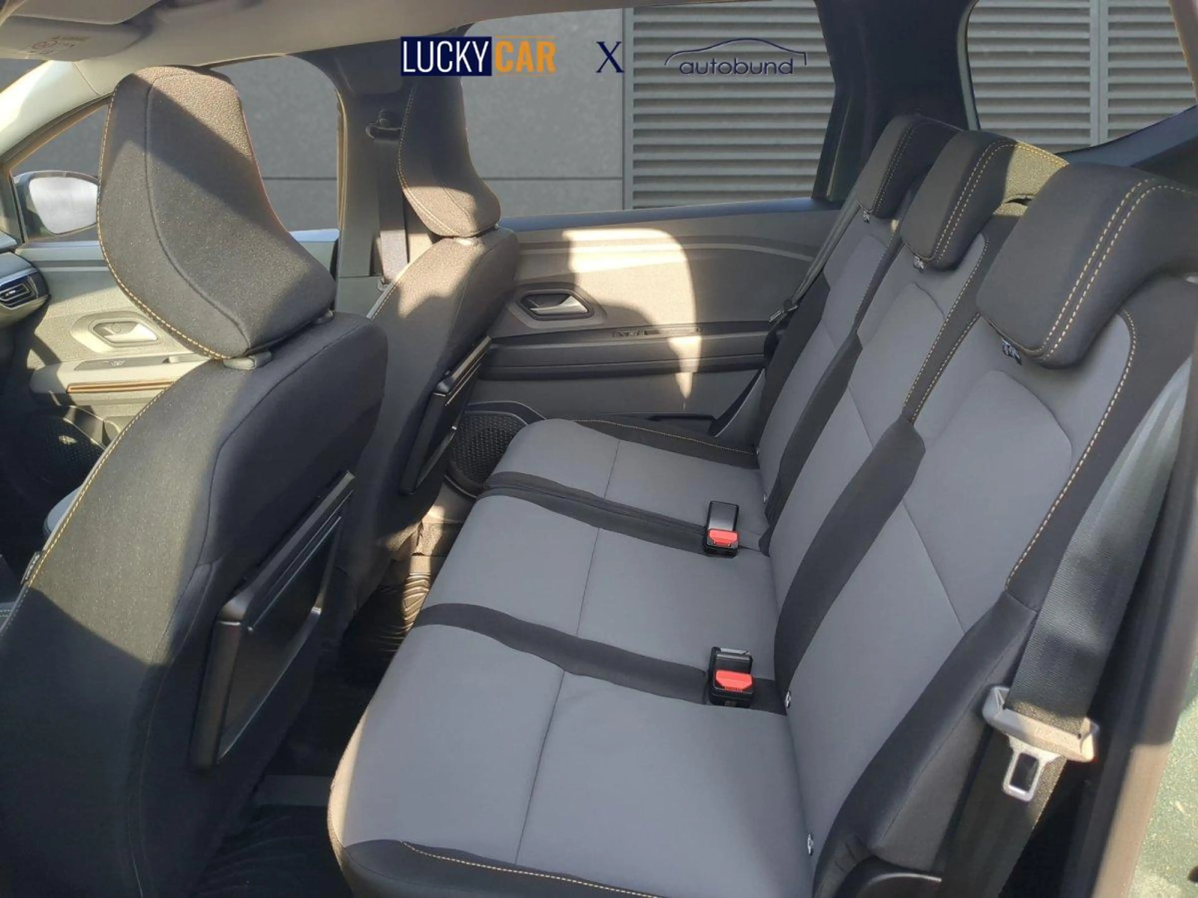 Dacia Jogger Extreme+ 7-S SHZ Hybrid 140 104 kW (141 PS), Au... — photo 6
