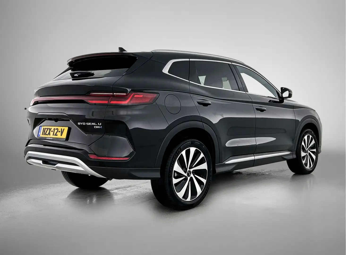 BYD Seal U 1.5 T DM-i AWD Design | 19" LMV | Zwart Leder | V2 Noir - 2