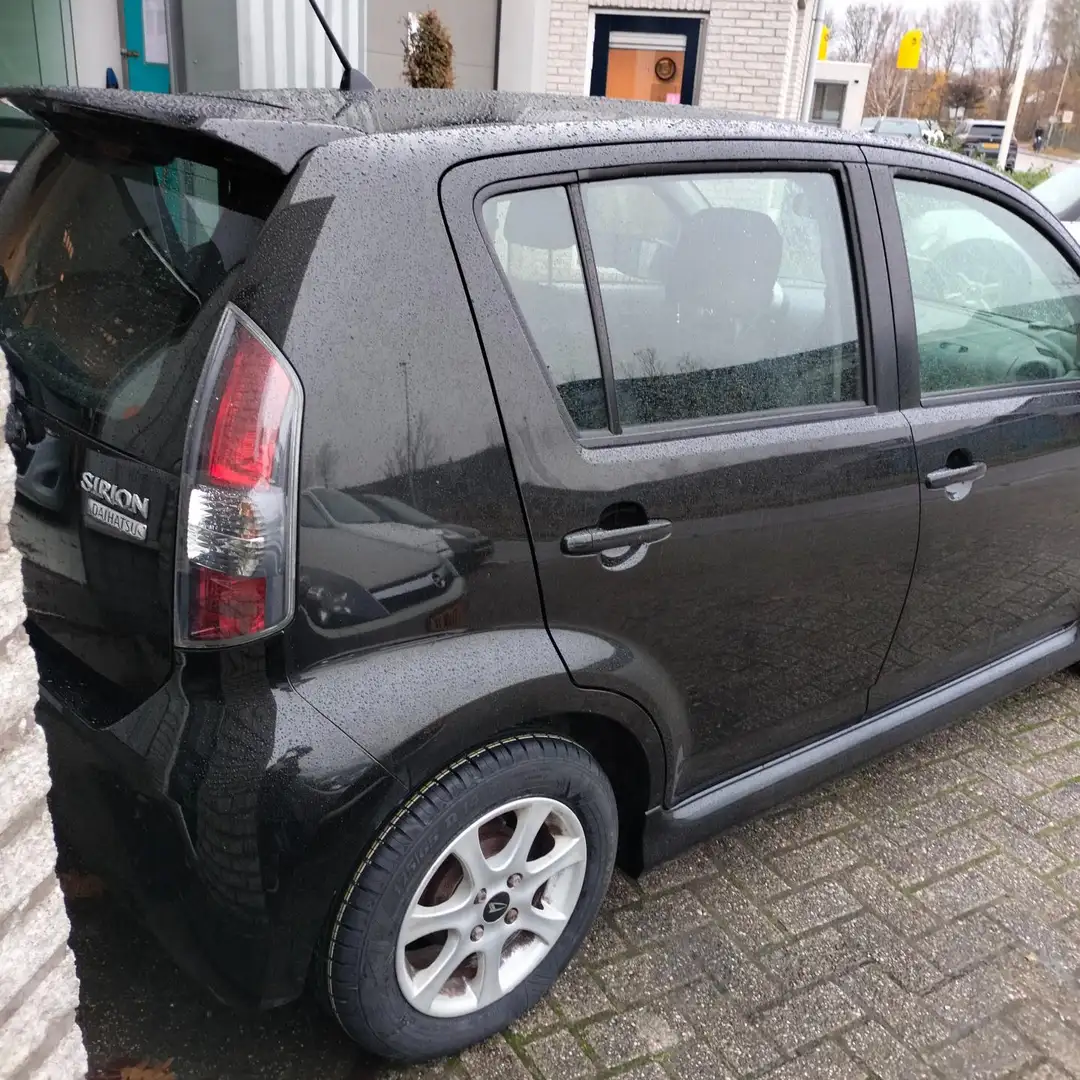 Daihatsu Sirion 2 1.5-16V Sport Schwarz - 2