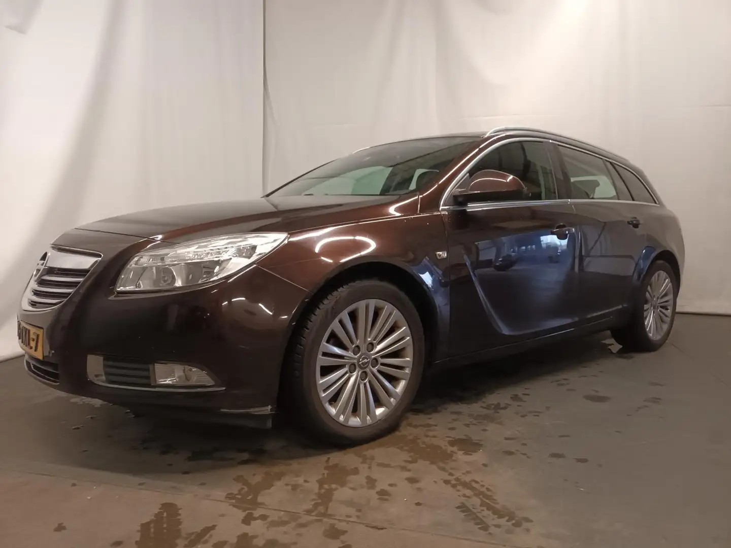 Opel Insignia Sports Tourer 1.4 Turbo EcoFLEX Business Edition - Bruin - 2