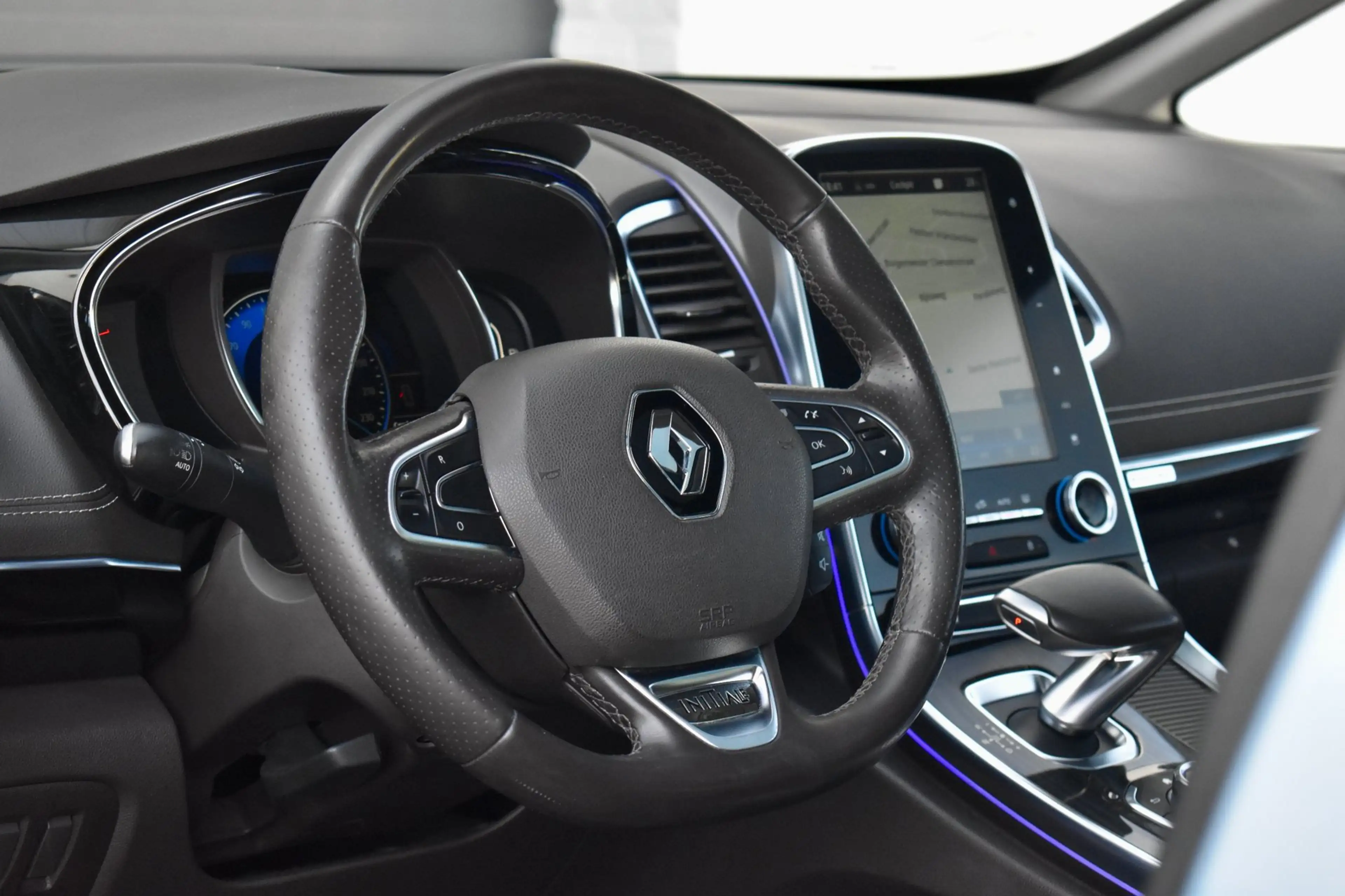Renault Espace 1.6 dCi Dynamique 7p. | Initiale Paris | Panoramad — photo 9