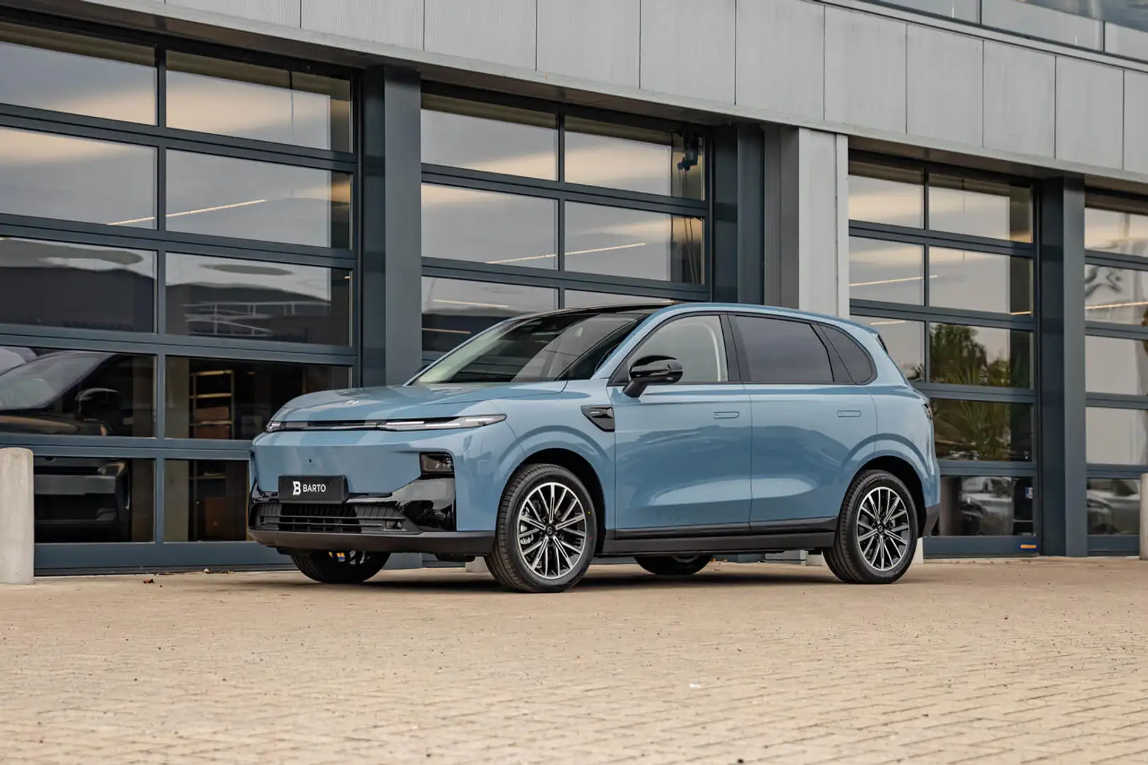 Leapmotor B10 ProMax | Design | 360° | Pano | Licht Leder | A... Bleu - 2