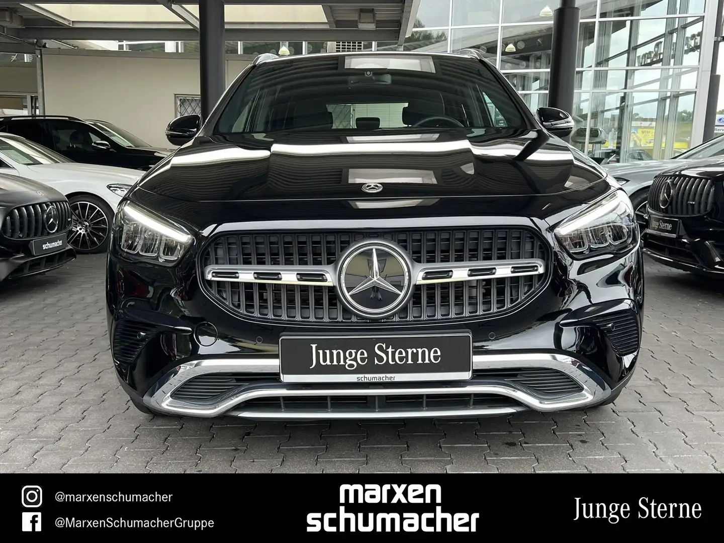 Mercedes-Benz GLA 180 GLA 180 Progressive Advanced 7G+Kamera+LED Navi Černá - 2