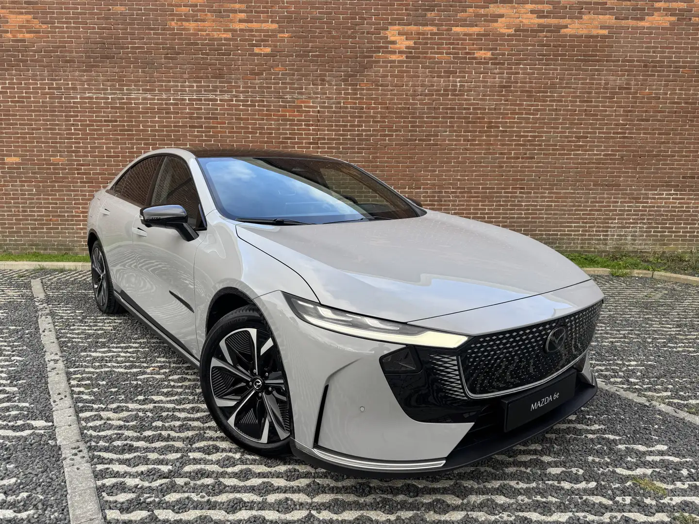 Mazda 6e Takumi Long Range 80 kWh DIRECT RIJDEN | 17 % BIJT Grijs - 2