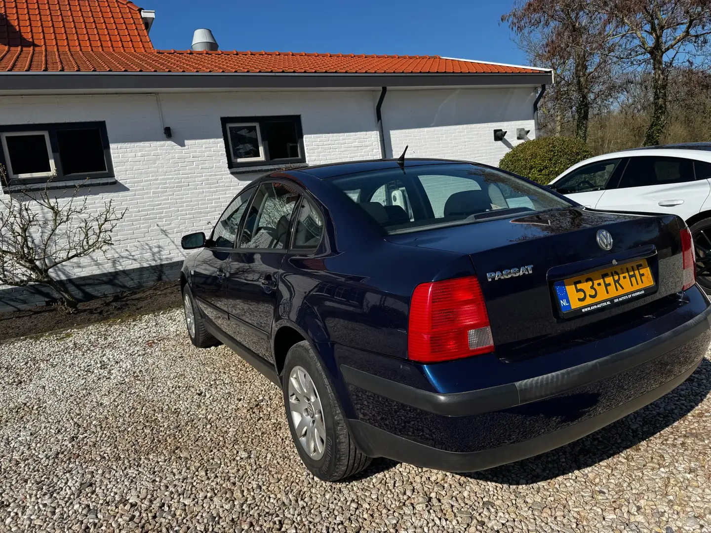 Volkswagen Passat 1.6 Albastru - 2