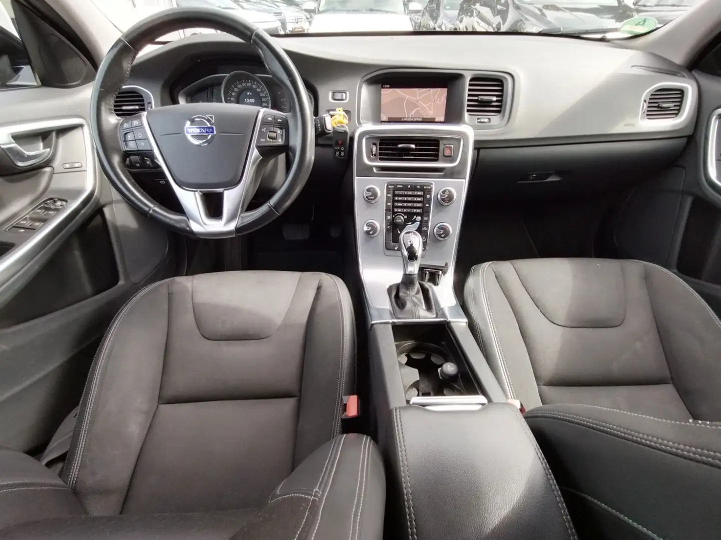 Volvo V60 CrossCountry Plus AWD+2.HD+NAVI+PDC+TEMPOMAT Noir - 2