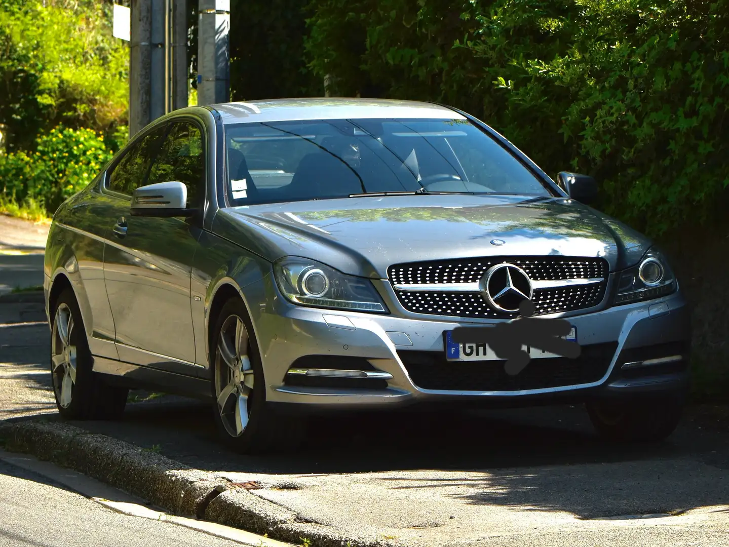 Mercedes-Benz C 250 Classe C Coupé 250 BlueEfficiency Executive A Argent - 1