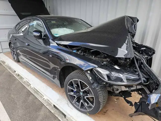 BMW i4 40 eDrive M Sport Schiebedach LED