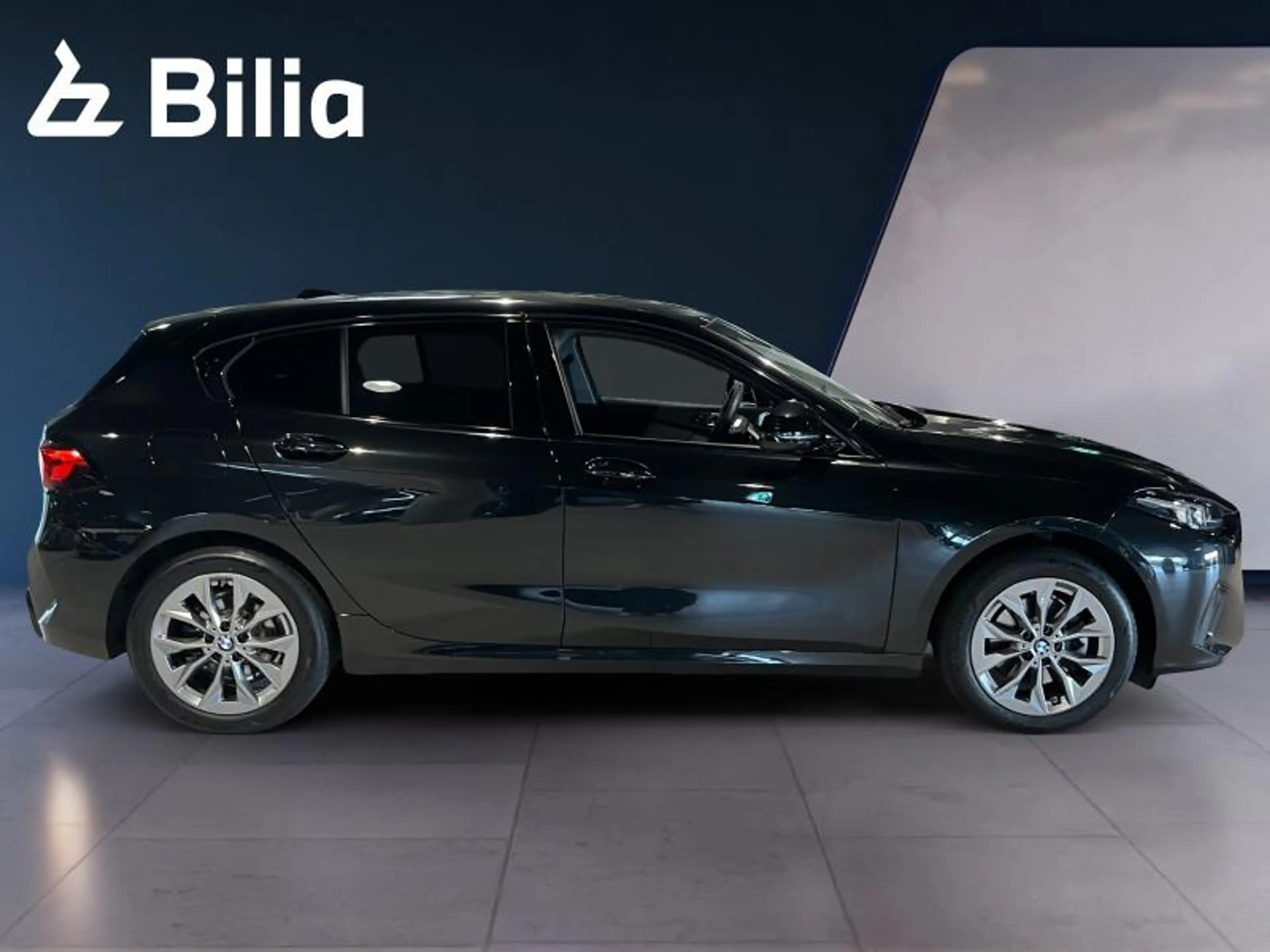 BMW 118 118d — photo 3