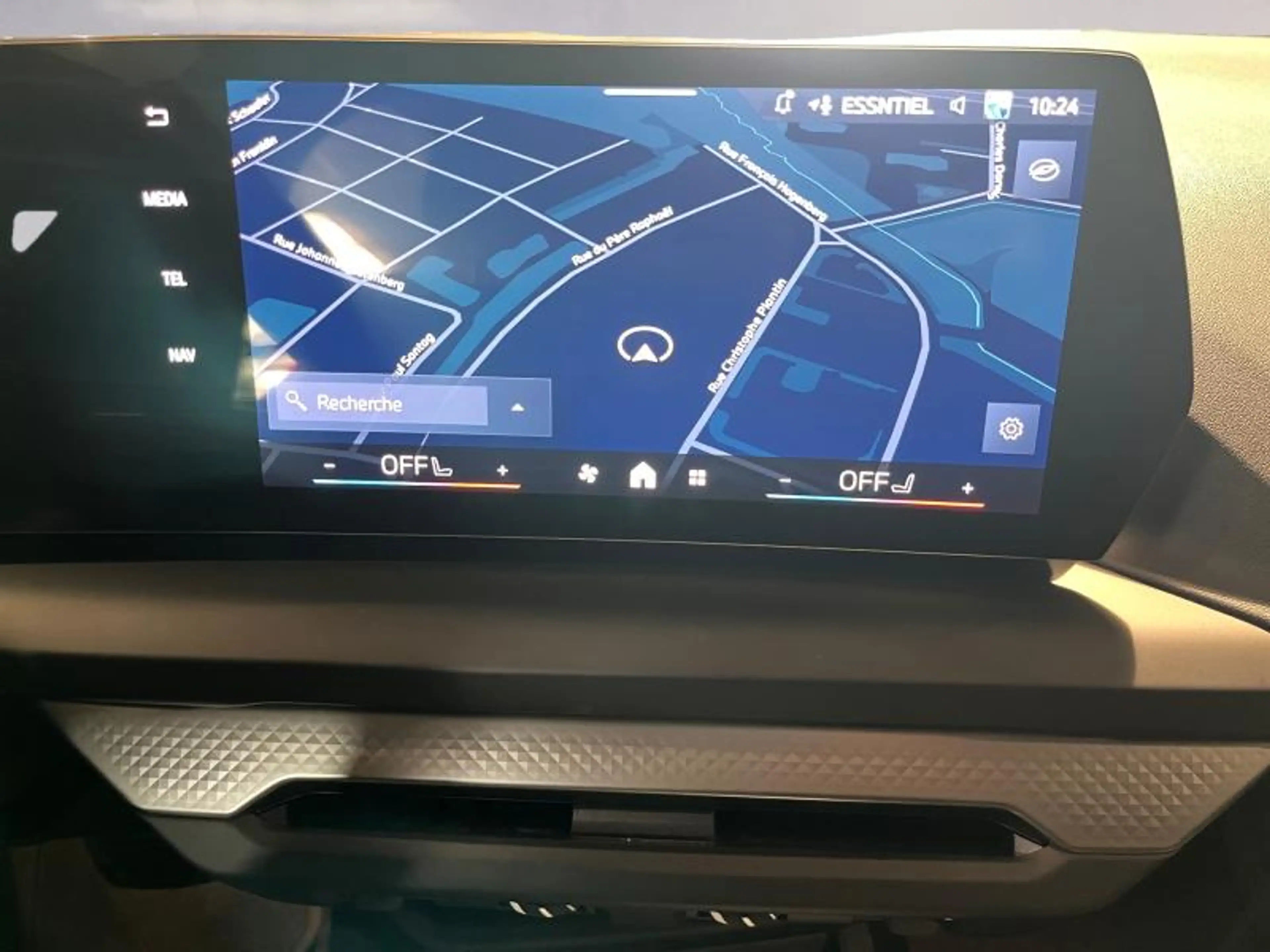 BMW 118 118d — photo 10