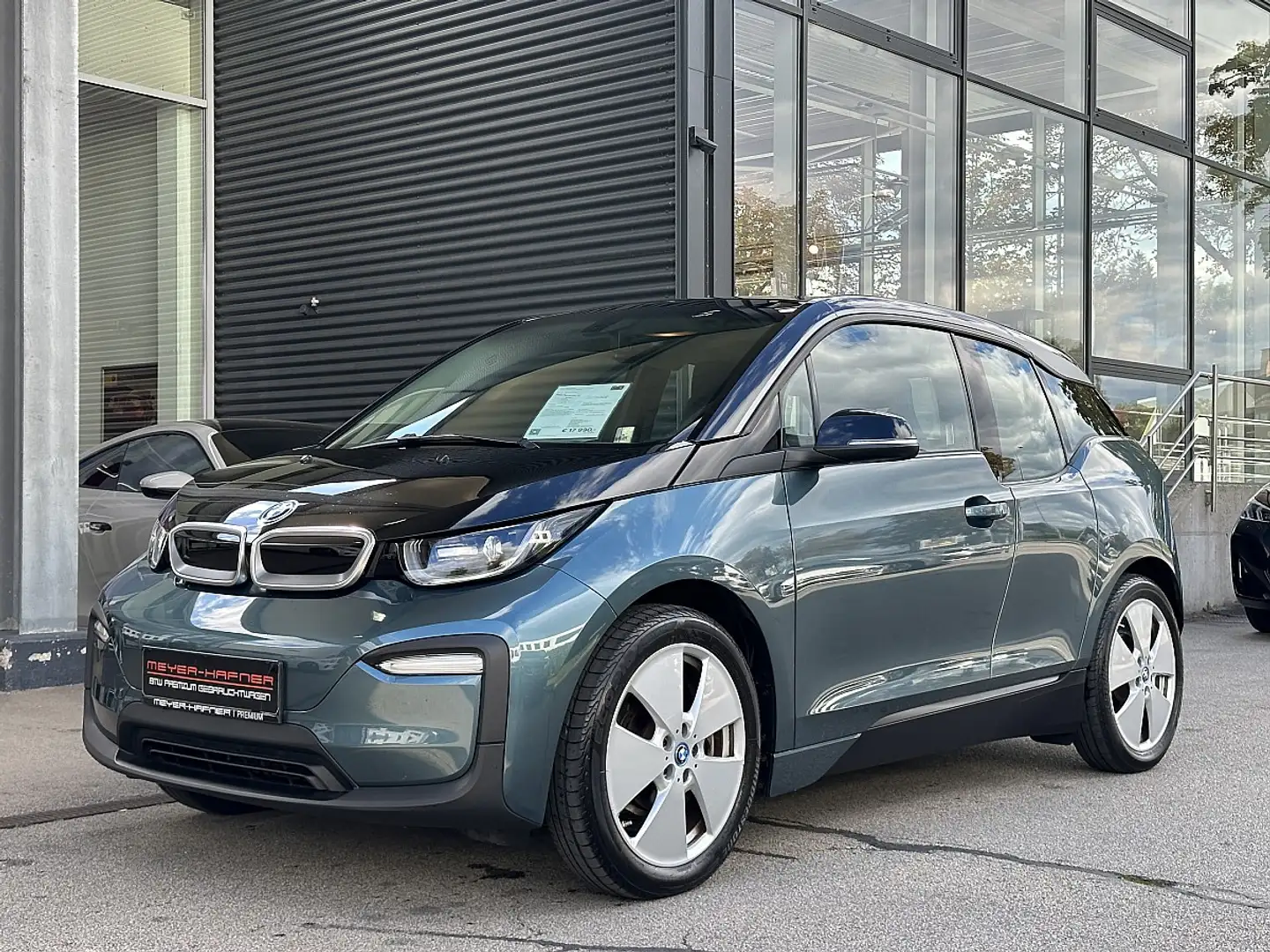 BMW i3 42,2kWh / Wärmepumpe / 19" Blau - 2