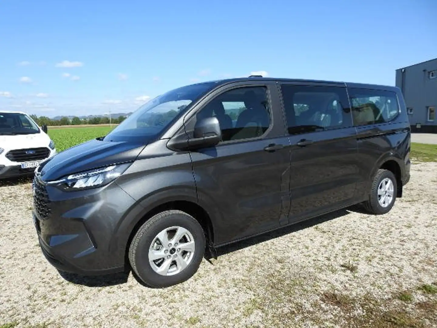 Ford Tourneo Custom Bus 2,0 EcoBlue 320 L2H1 FWD Trend Grau - 1