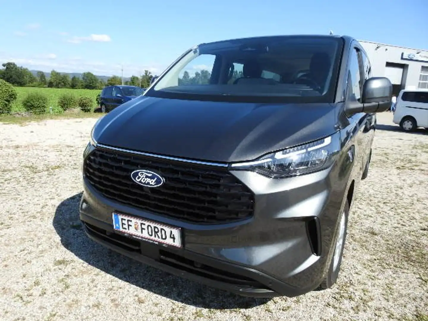 Ford Tourneo Custom Bus 2,0 EcoBlue 320 L2H1 FWD Trend Grau - 2