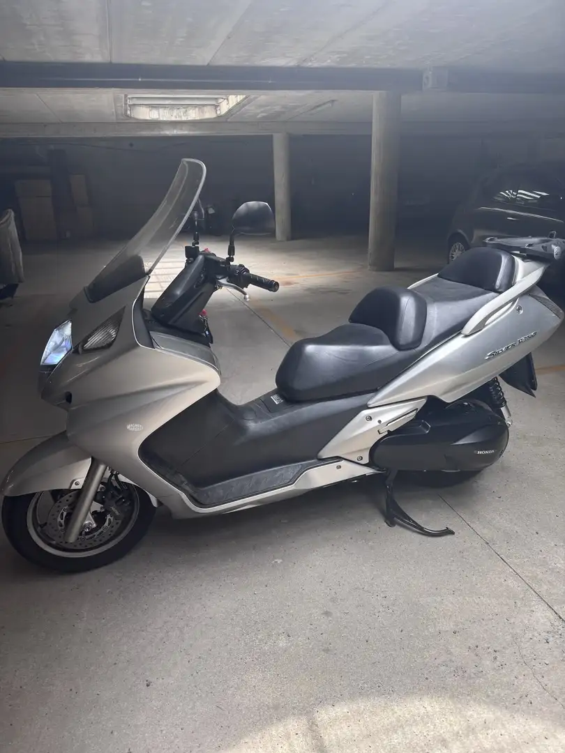 Honda Silver Wing 600 - 2