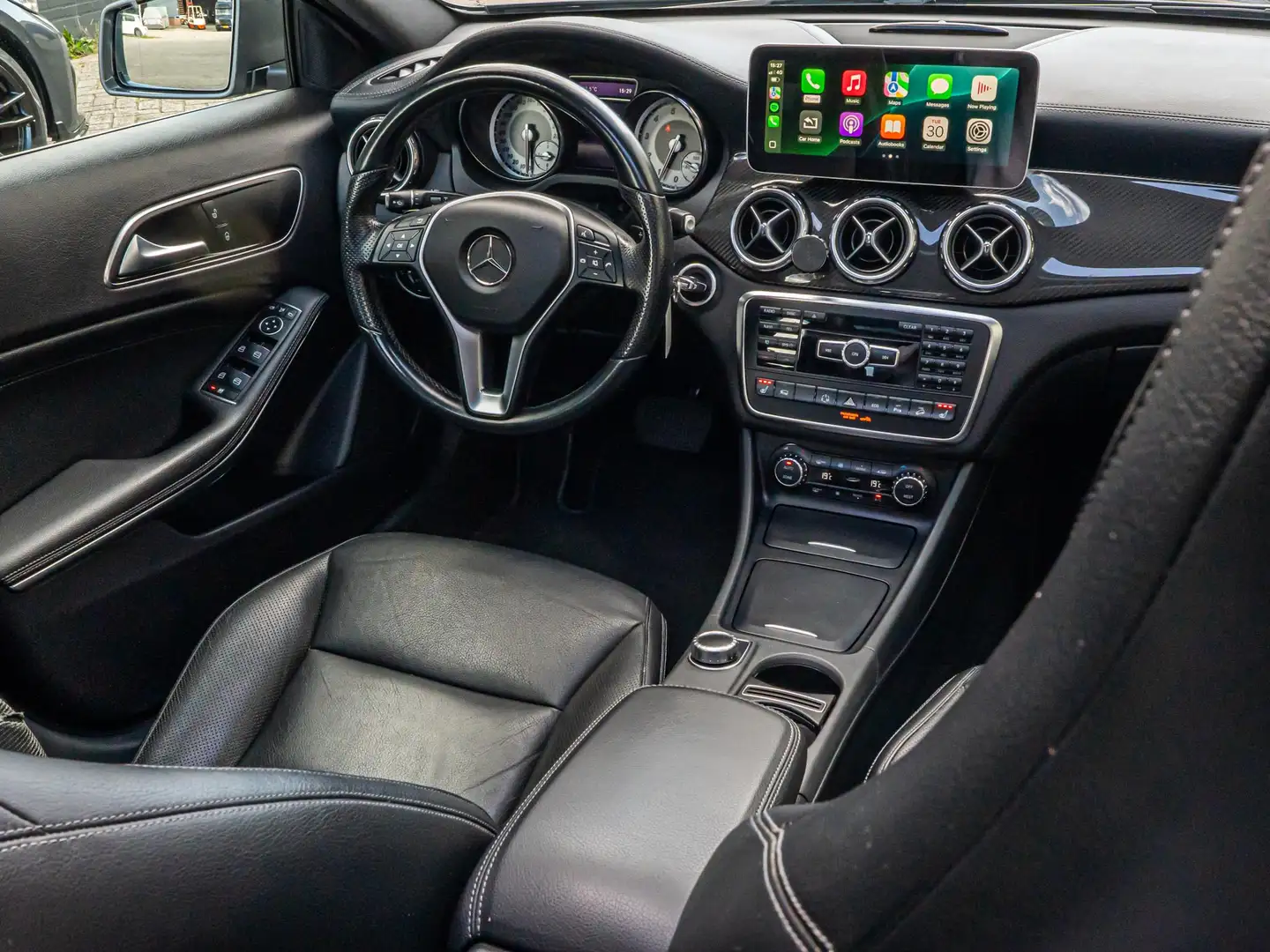 Mercedes-Benz GLA 250 4Matic Prestige Pano Apple CarPlay Leder Camera Gris - 2