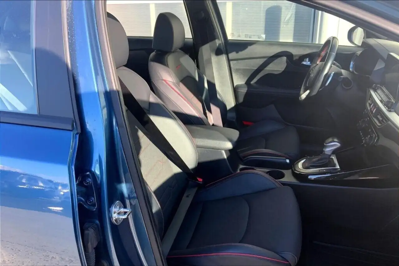 Kia Forte снимка Kia Forte